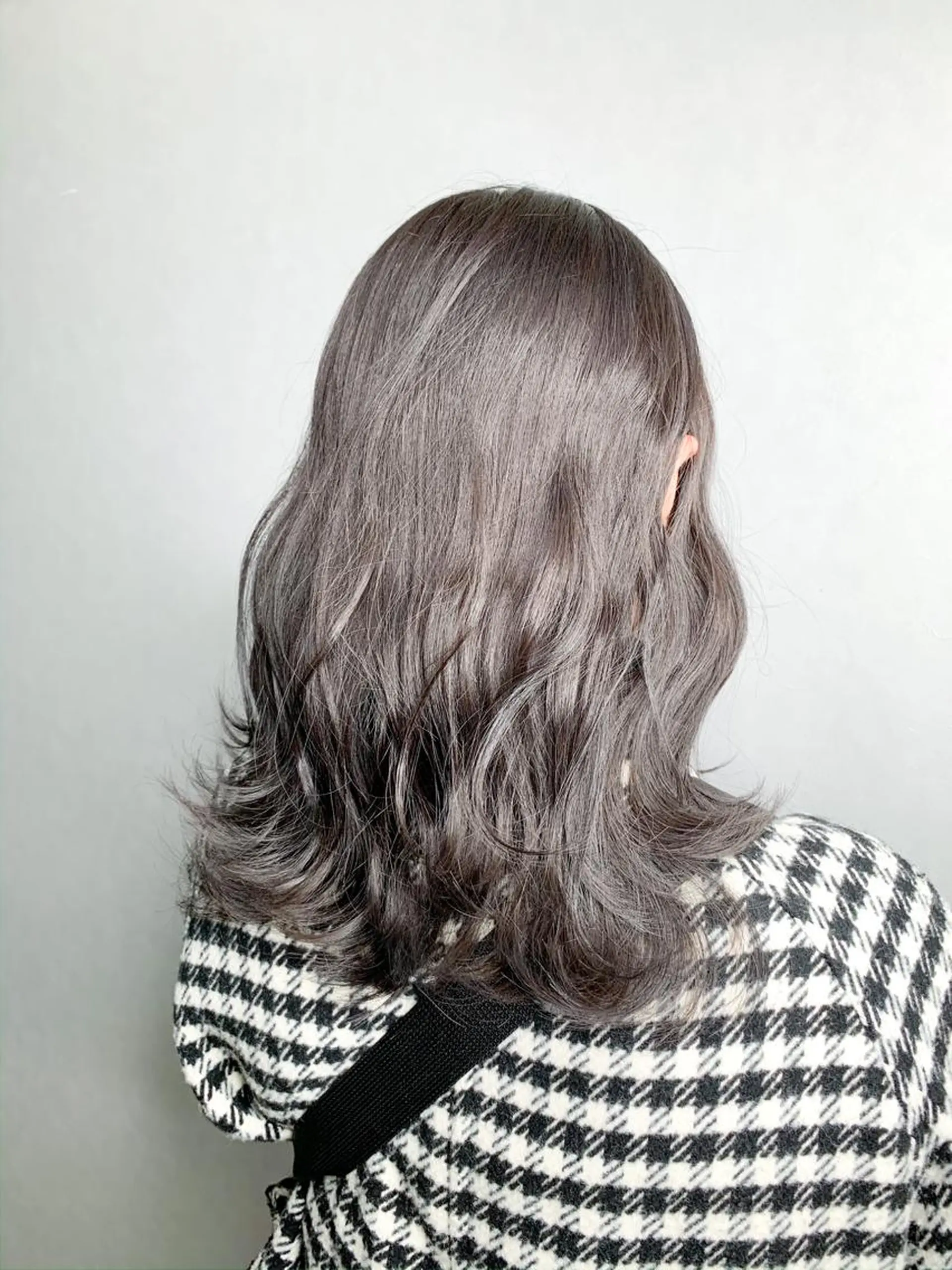 ミディアム カラー ブリーチ ダークグレー ダークグレージュ グレージュ カット ヘアカラー トリートメント 🌈 DAIKI 🌈のヘアスタイル