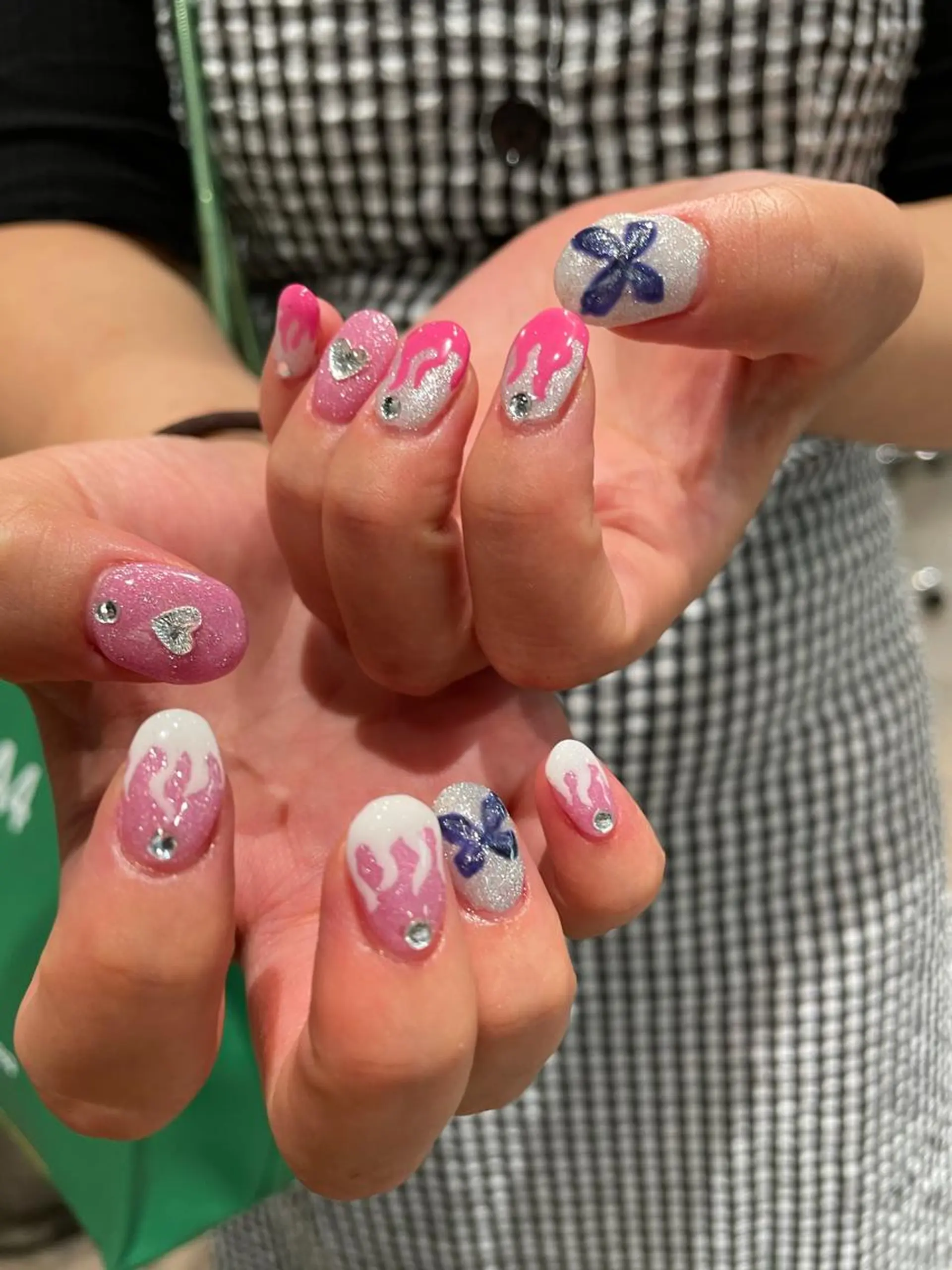 ネイル ピンク ハンドネイル ナチュラル透明感🌱 小山美樹子のヘアスタイル