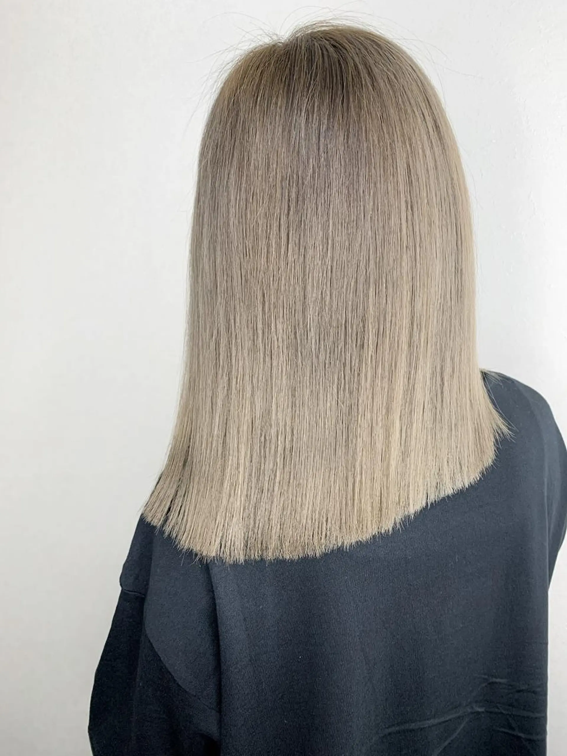 ミディアム カラー ダブルカラー グレージュ due hair 京都駅前店 MILBON オージュア認定サロン【デューヘアー】所属・ハイトーンブリーチ 土坂　由志【京都】のヘアスタイル