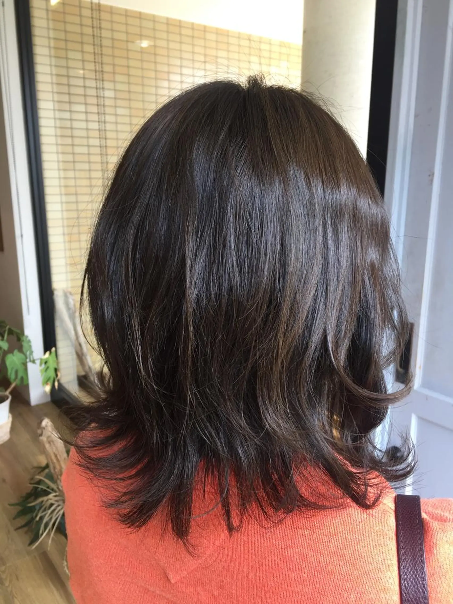 セミロング カラー アッシュ ツキダテ ユイのヘアスタイル