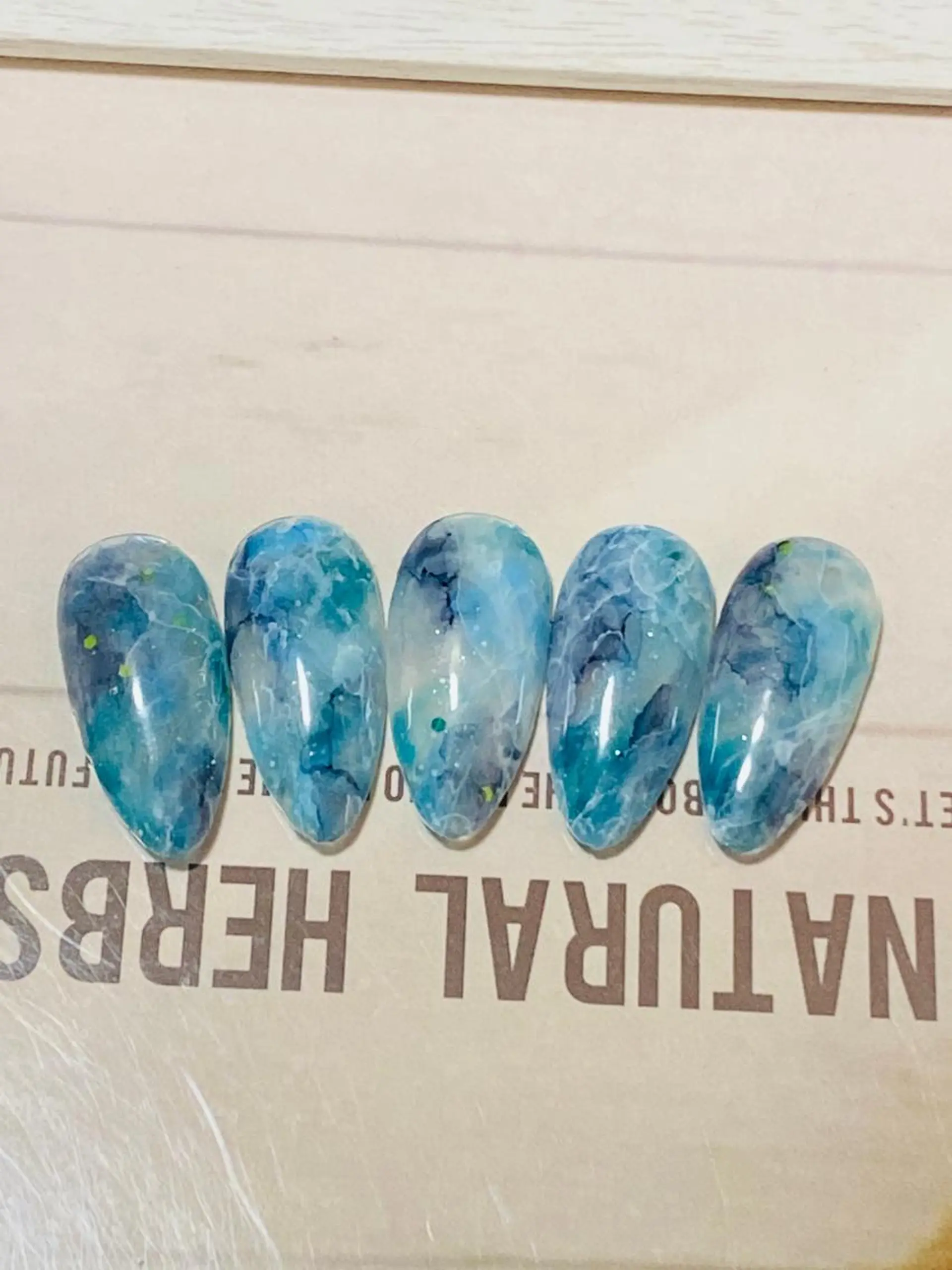 ネイル ストーンネイル 自宅ネイルサロン ♦️nuance♦️のネイルデザイン