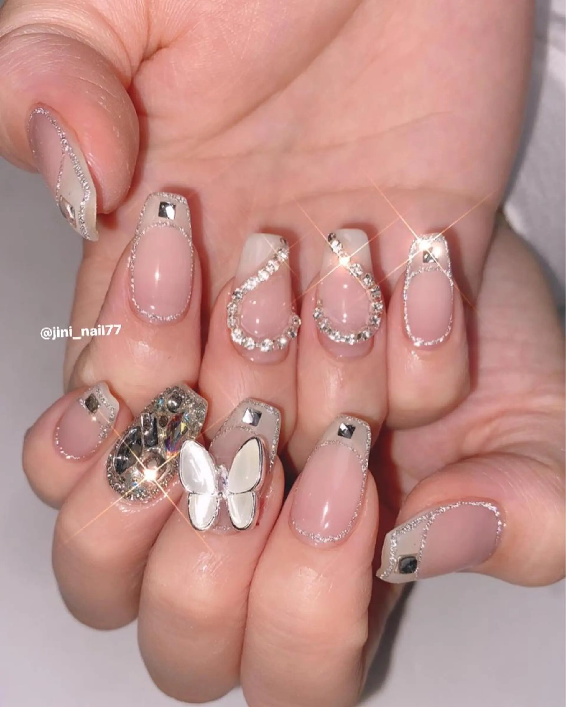 ネイル JINI NAIL所属・ジニ ネイルのネイルデザイン