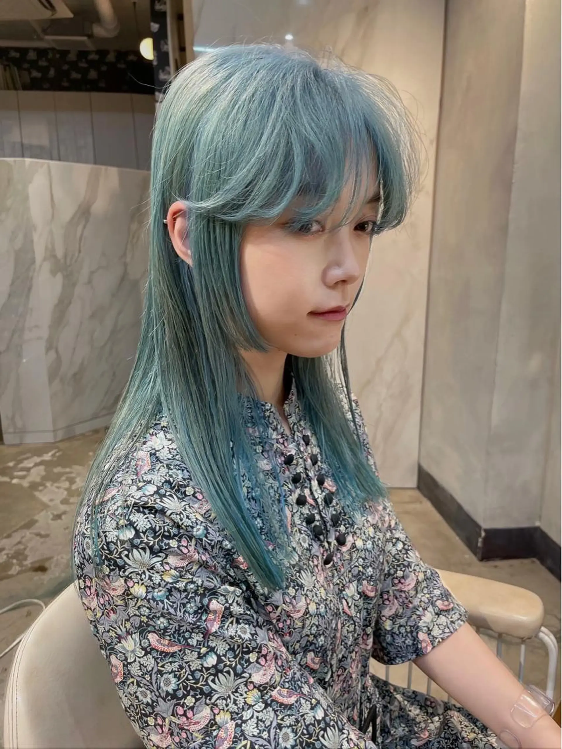 ミディアム カラー ブルーカラー ミント カット ヘアカラー トリートメント SALOWIN所属・ブリーチ✨ ボブ✨レイヤーのヘアスタイル