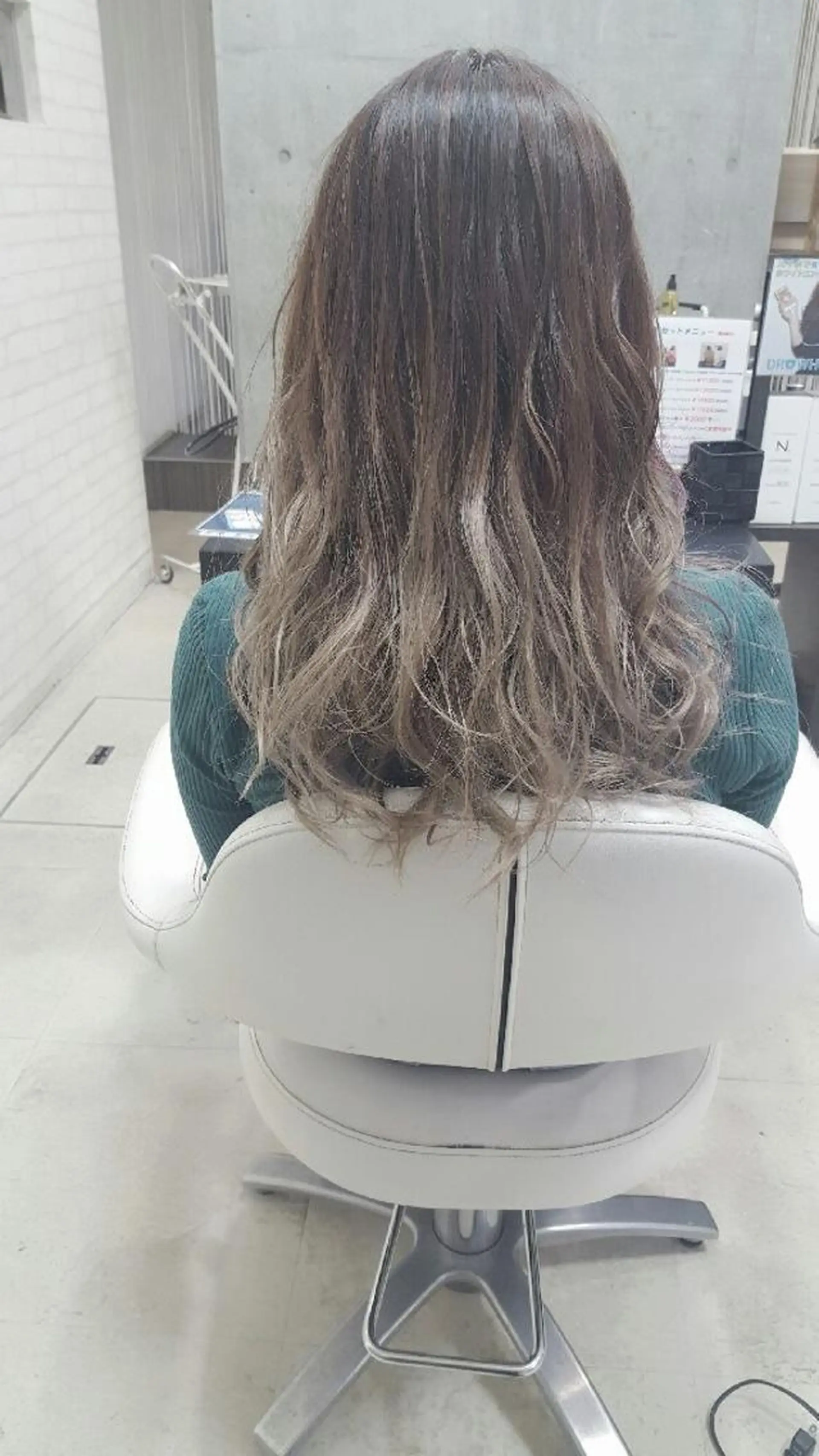 ロング アッシュ brace 立花のヘアスタイル