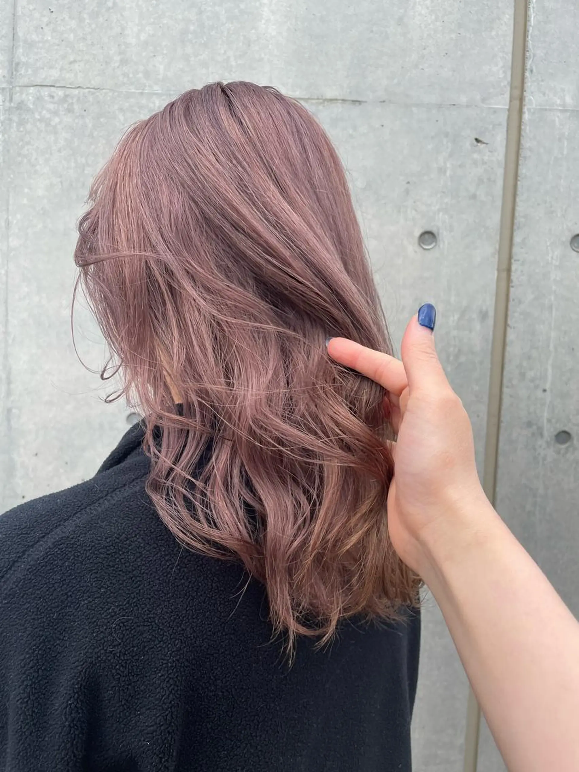 セミロング カラー ヘアアレンジ ブリーチ ピンクカラー 眉毛アイブロウ&まつ毛パーマiena渋谷/パリジェンヌ/眉毛まつげパーマ/眉毛アイブロウ所属・iena渋谷 /ゆーこのマツエク・マツパデザイン