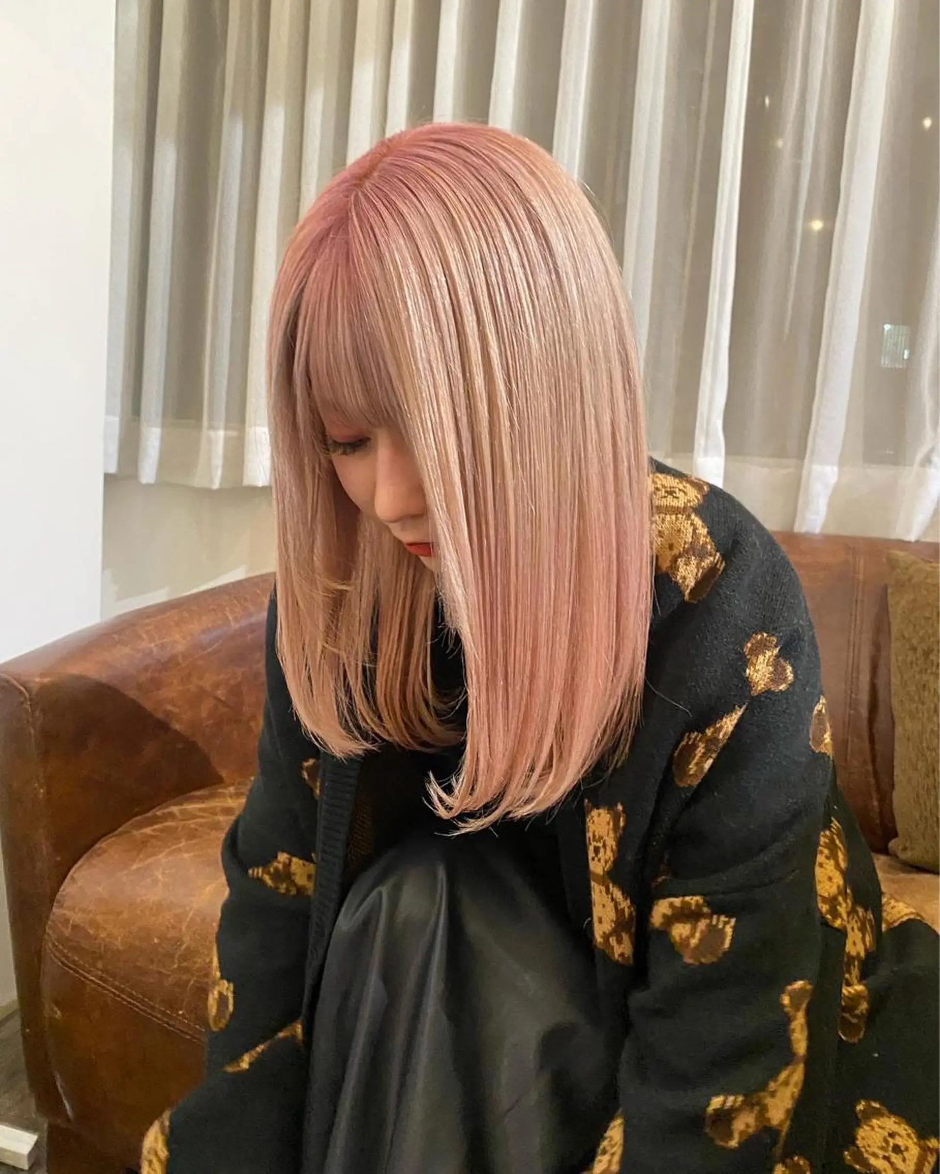 セミロング カラー カット ヘアカラー トリートメント 梅田ハイトーン チダ ヒナノのヘアスタイル