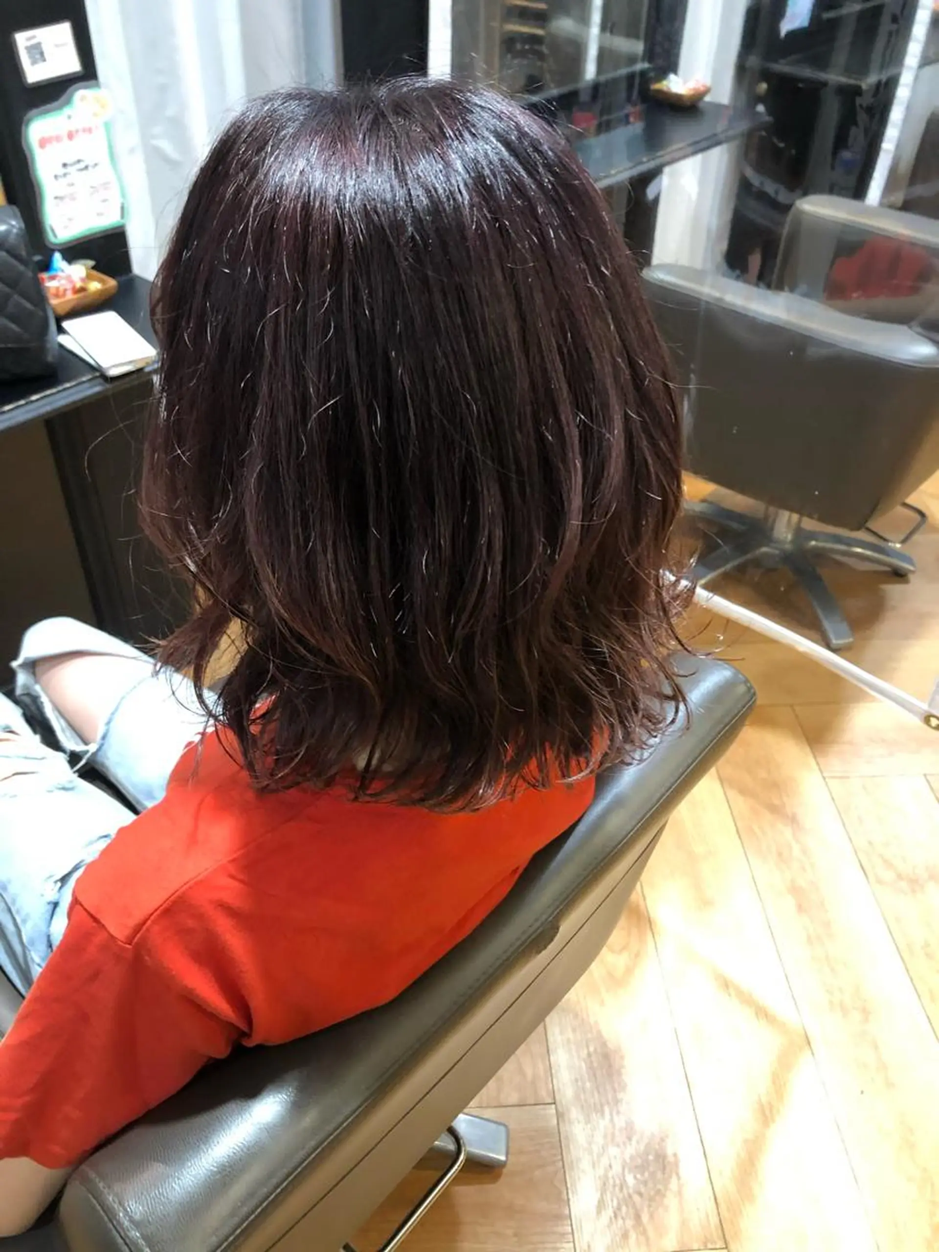 ミディアム カラー 吉田 美優のヘアスタイル