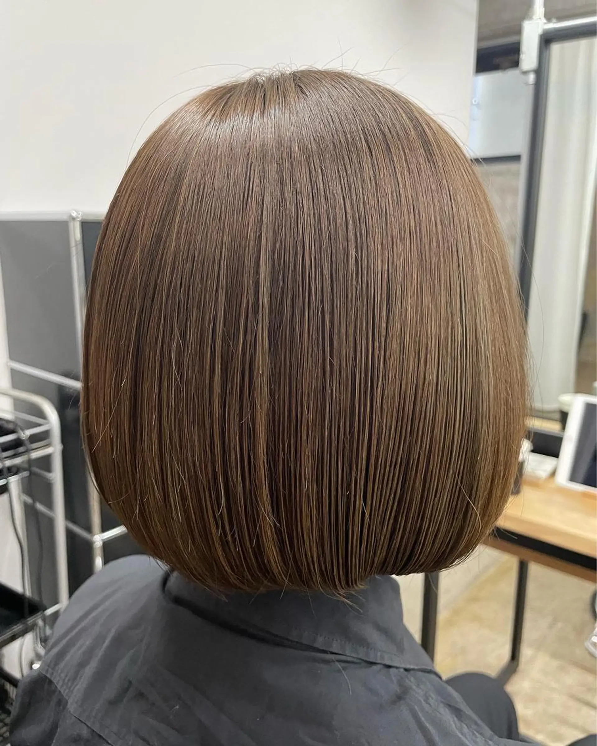 ミディアム カラー ハイライトカラー オリーブカラー ボブ 伸ばしかけ ハイライト カット ヘアカラー ボブ/透明感カラー EMIRIのヘアスタイル