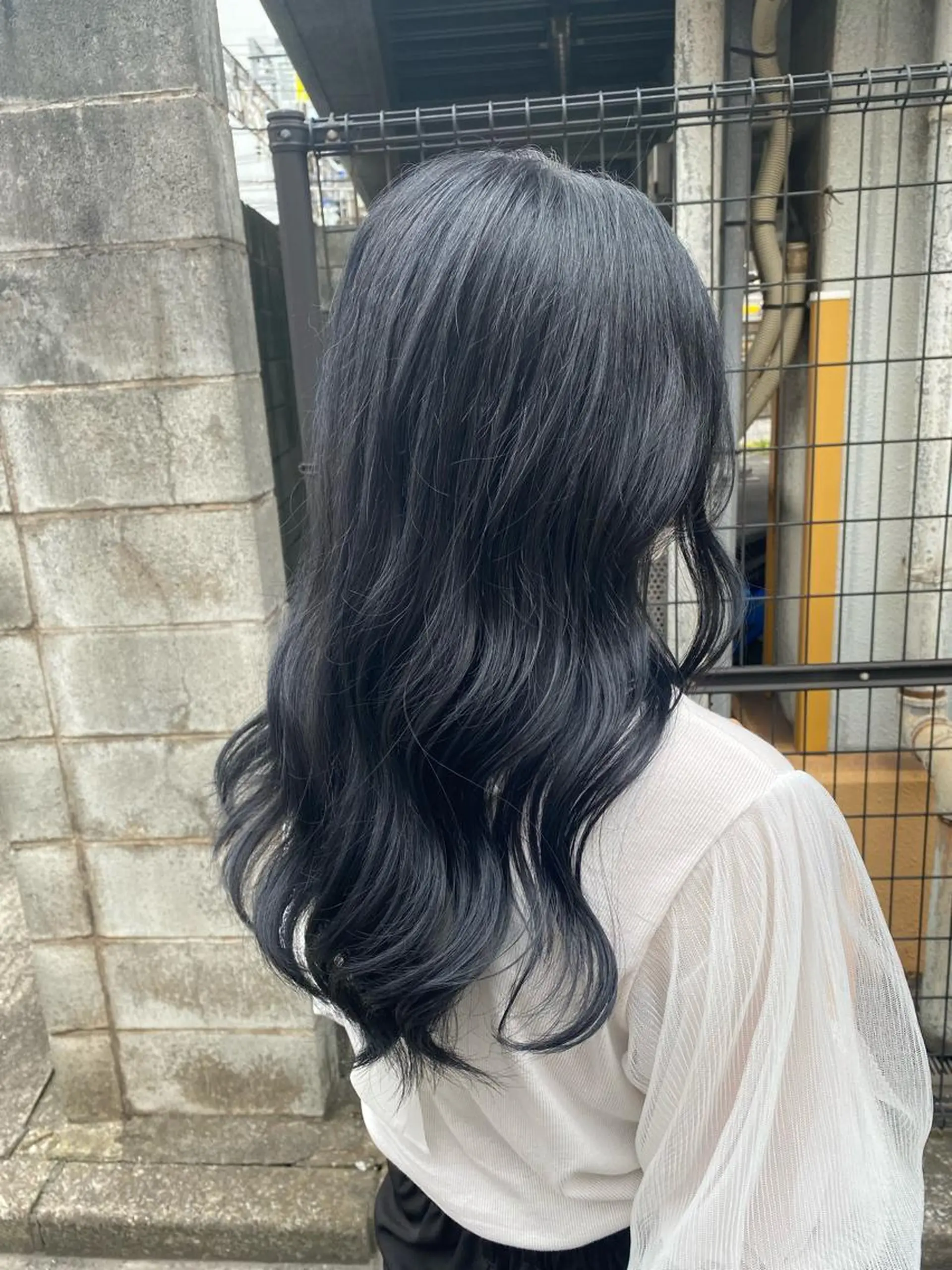 ロング カラー 黒髪 ブルーカラー ブルーブラック Tsuyoki .のヘアスタイル