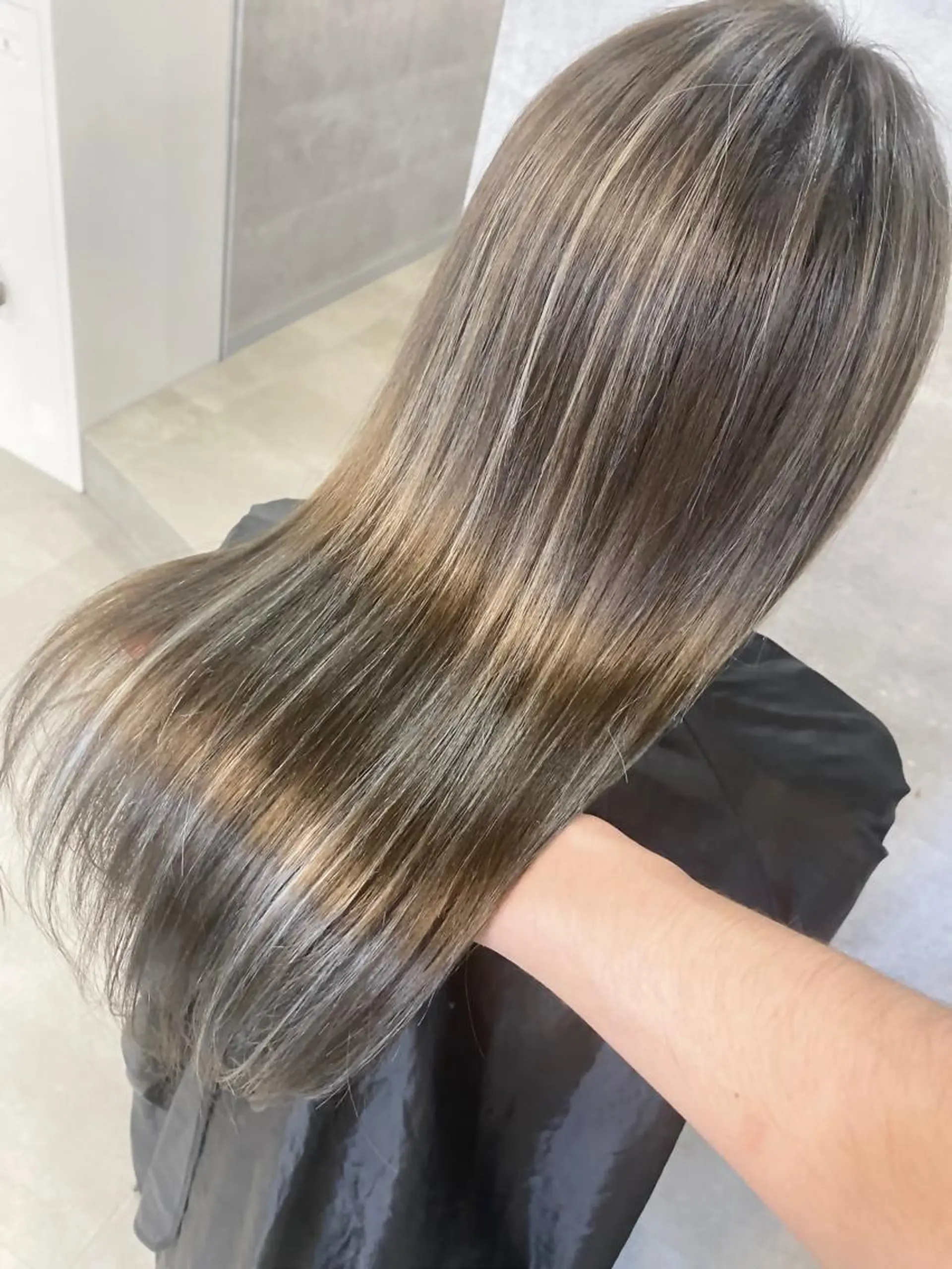 セミロング カラー ヘアアレンジ ネイル マツエク・マツパ アイブロウ ハイライトカラー ハイライト ヘアカラー トリートメント 井上 一平のヘアスタイル