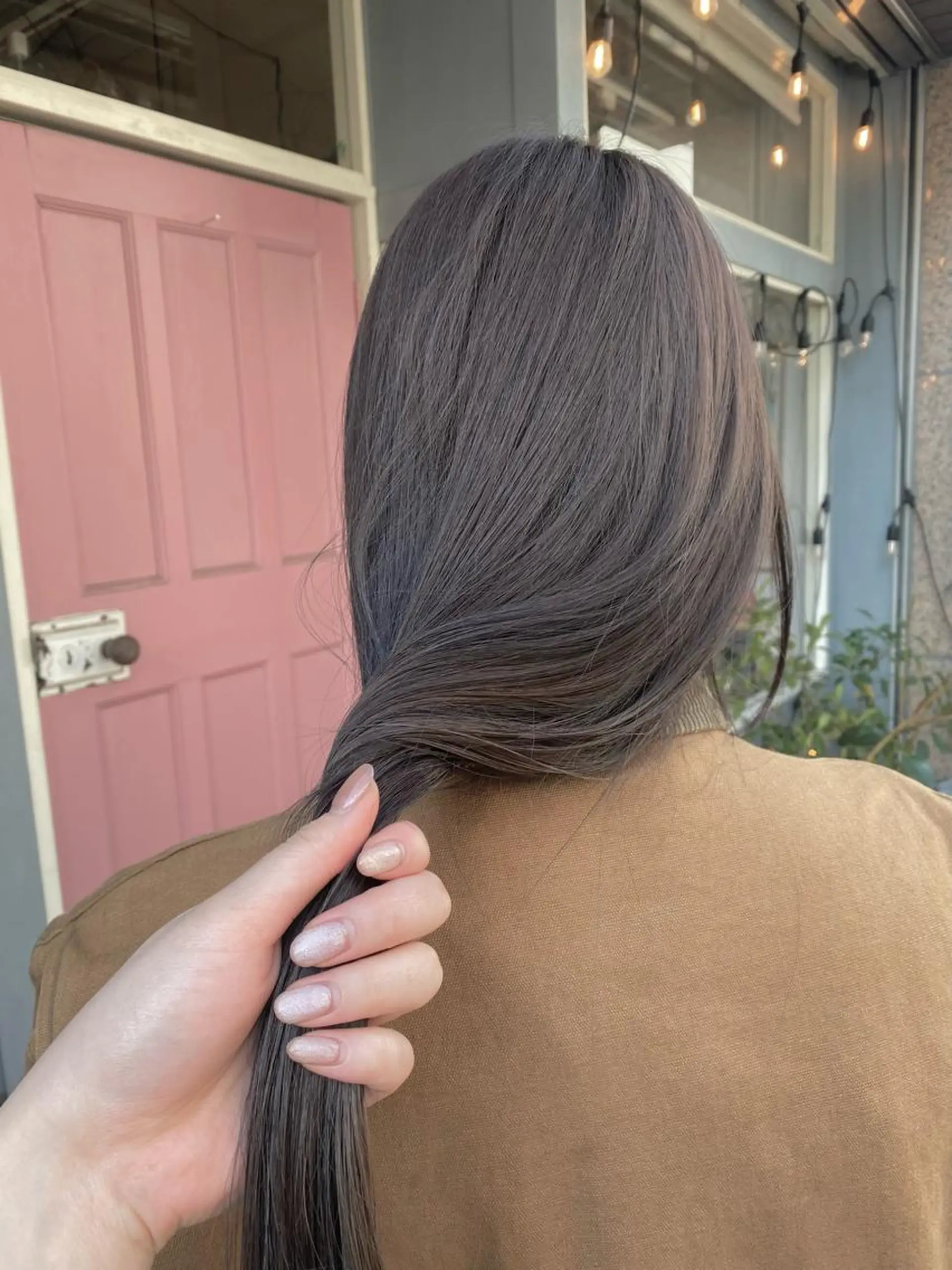 ロング カラー アッシュ アッシュブラウン ブラウンカラー カット ヘアカラー トリートメント ヤスザトアヤノ ／レイヤー／オリーブのヘアスタイル