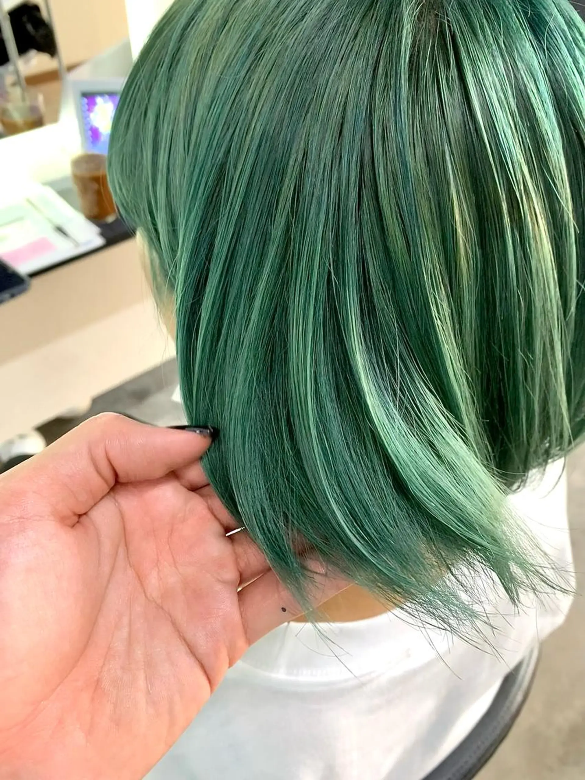 ショート カラー ブリーチ ケアブリーチ ダブルカラー エメラルドグリーン ヘアカラー トリートメント RAIA💎ケア ブリーチ＆パーマ💎のヘアスタイル