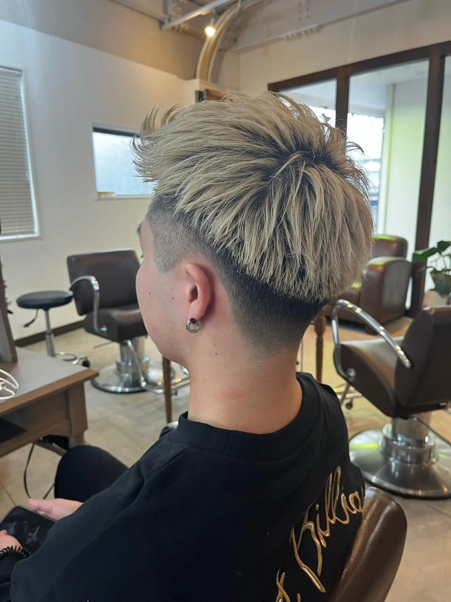 ショート メンズ メンズハイトーン カット 西村 歩真のヘアスタイル