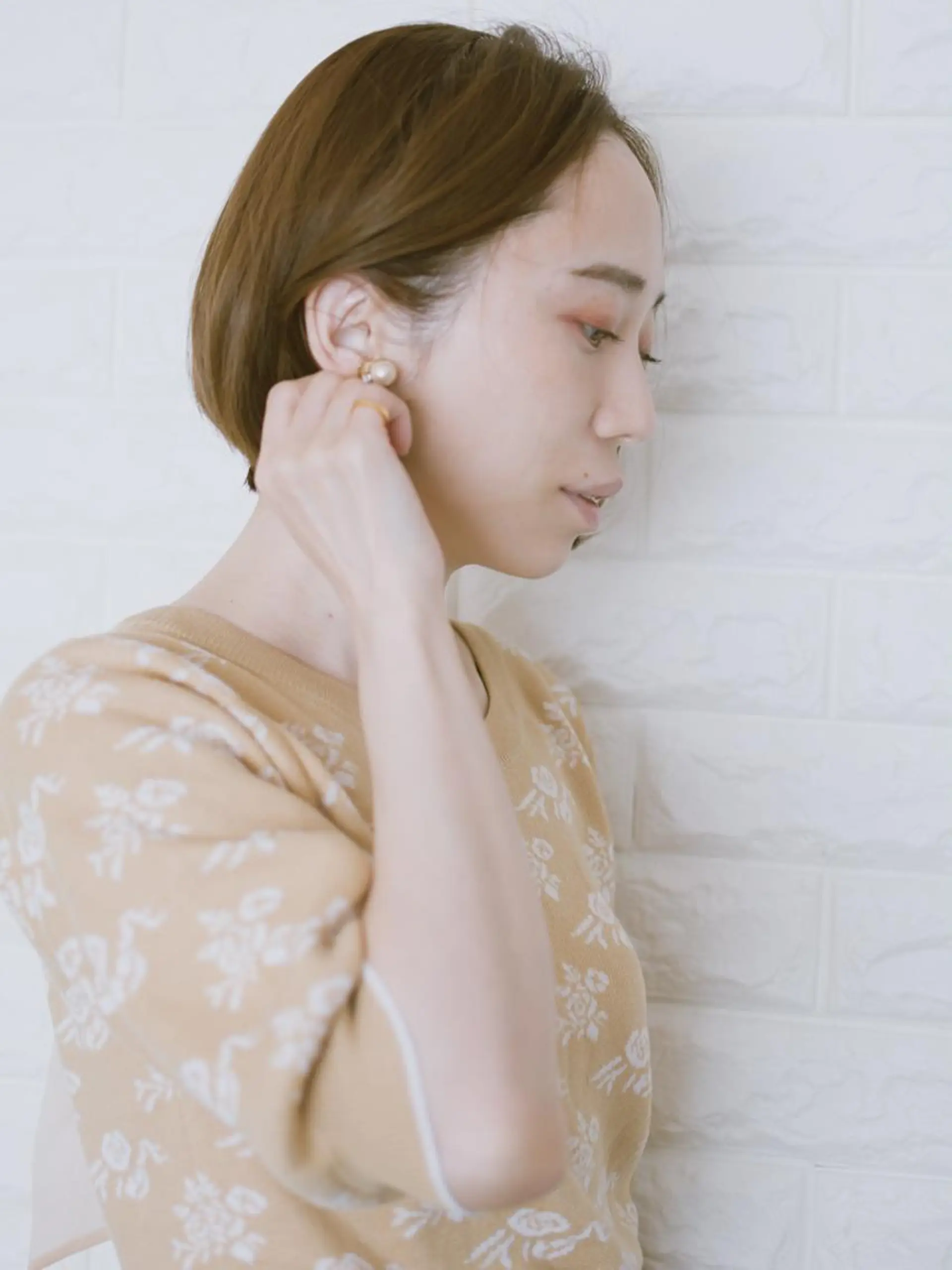 ショート カラー 切りっぱなしボブ ショートボブ ベージュカラー ブルーカラー ブルージュ 撮影モデル 斉藤 正敏のその他イメージ