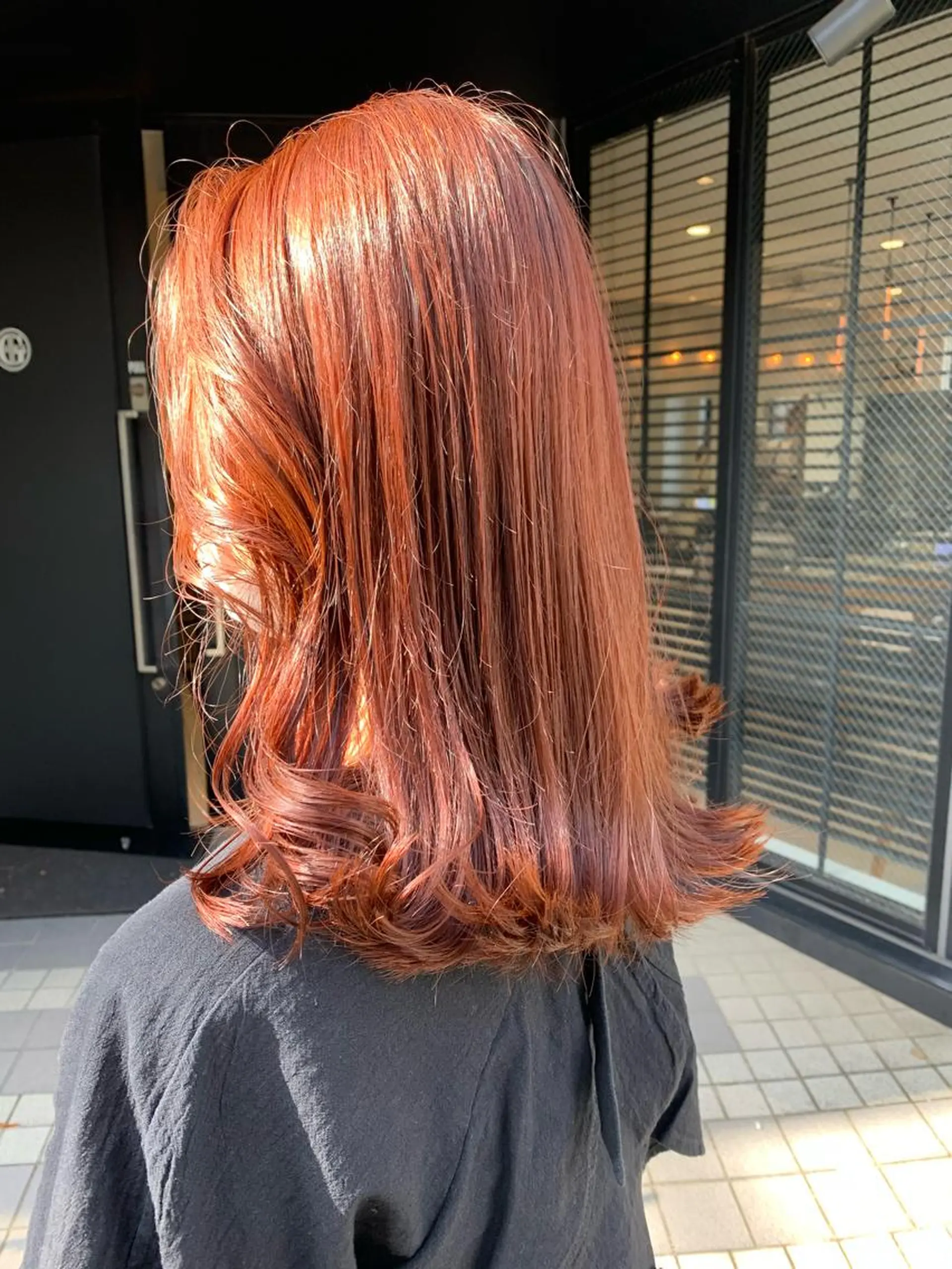 セミロング カラー オレンジ TENELE所属・チバ タクミのヘアスタイル