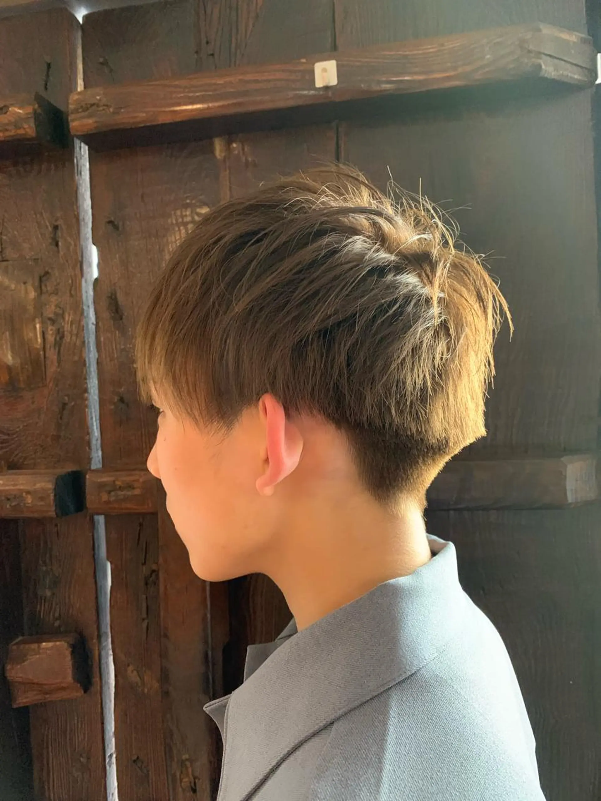 ショート カラー メンズ メンズハイトーン ツーブロック 刈り上げ 透明感カラー グラデーションカラー カット ヘアカラー ✨髪質改善✨山口 ✨矯正　カラー✨のヘアスタイル