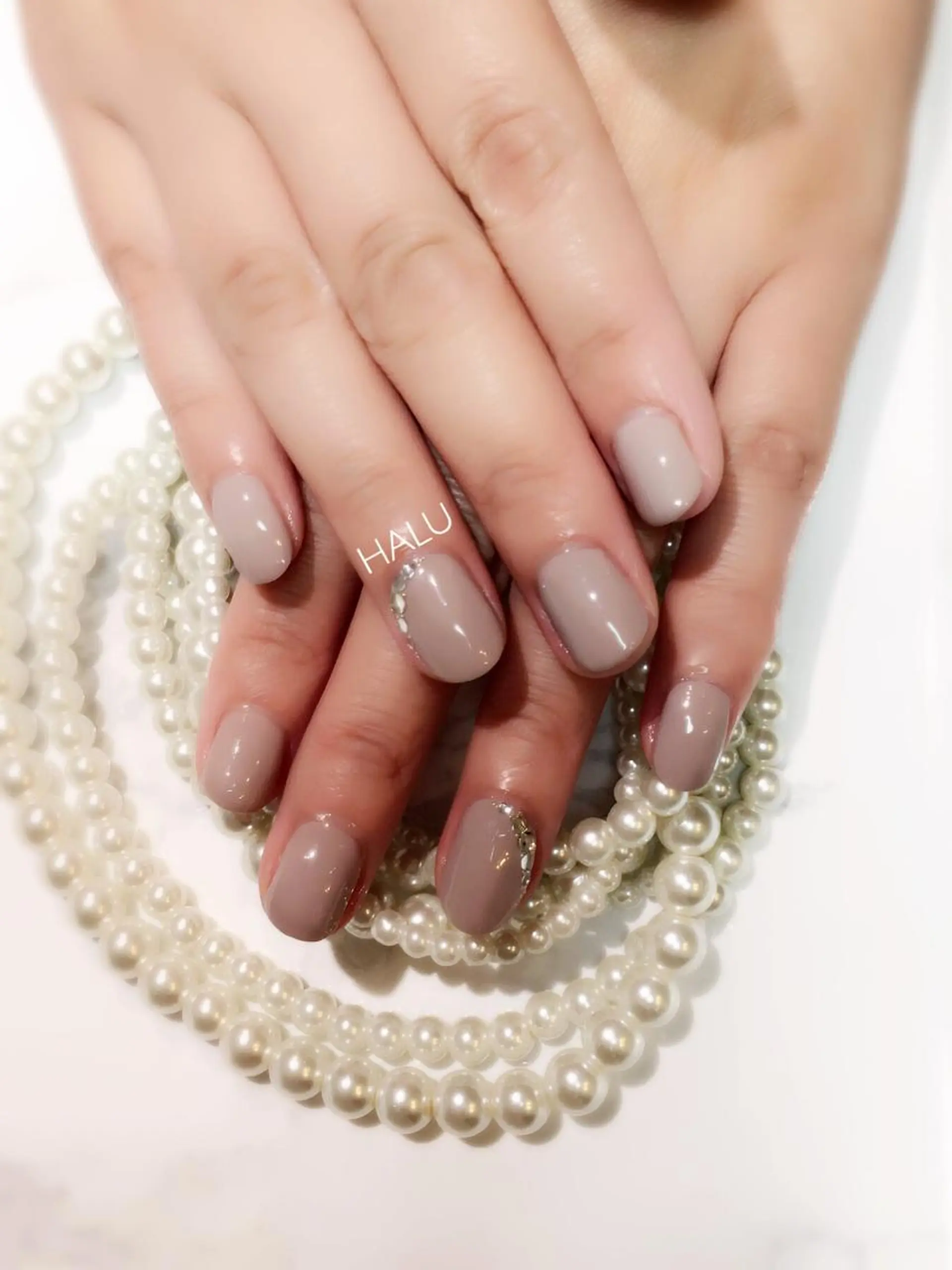 ネイル アートネイル ワンカラーネイル シンプルネイル ストーンネイル HALU ハルのネイルデザイン