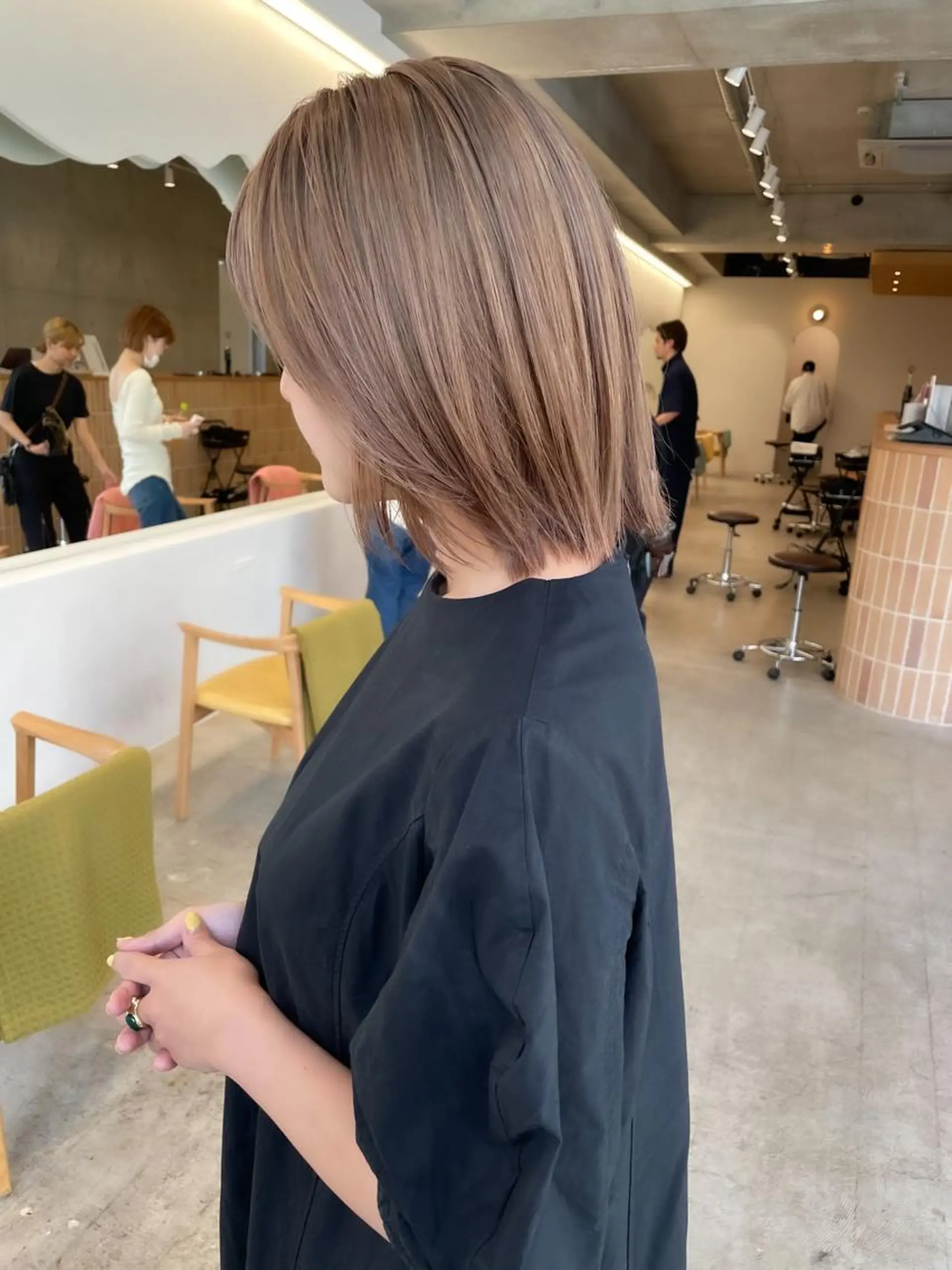 ショート カラー ヘアアレンジ ミニボブ/ブリーチ 🌈MISATOのヘアスタイル