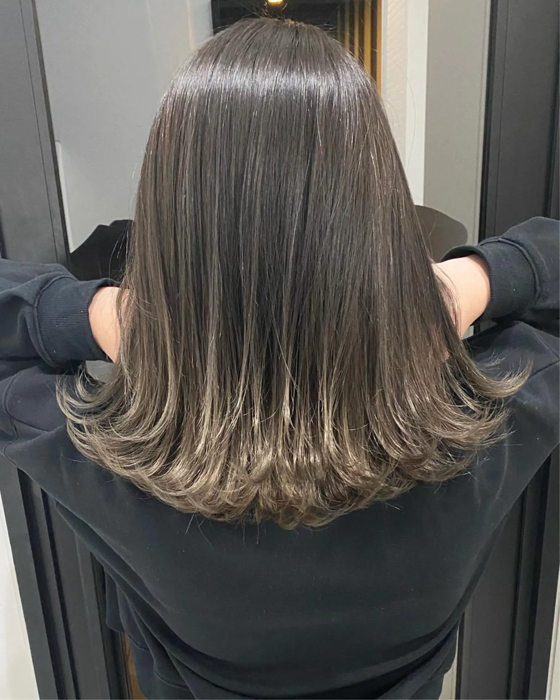 ミディアム カラー ヘアアレンジ グラデーションカラー 【公式】amble luxe池袋東口🩷のヘアスタイル