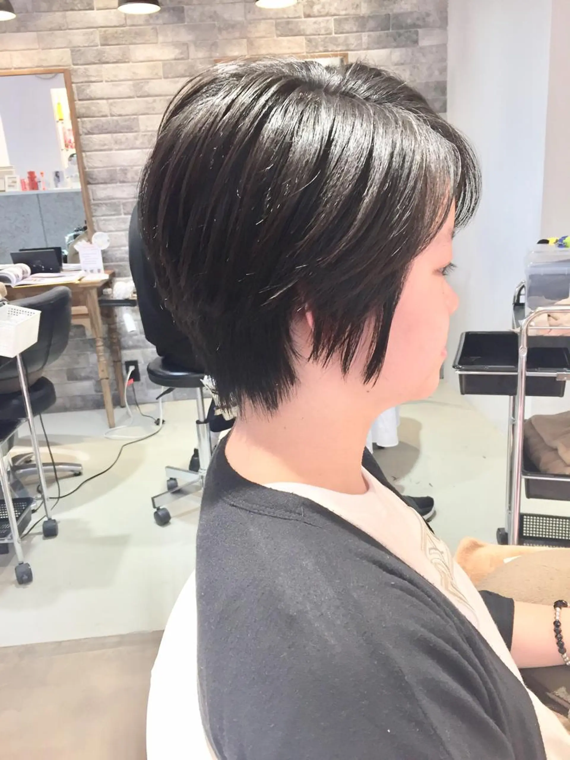 ショート ショートヘア カット ヘアカラー トリートメント 所渉/韓国レイヤー /ウルフカットのヘアスタイル