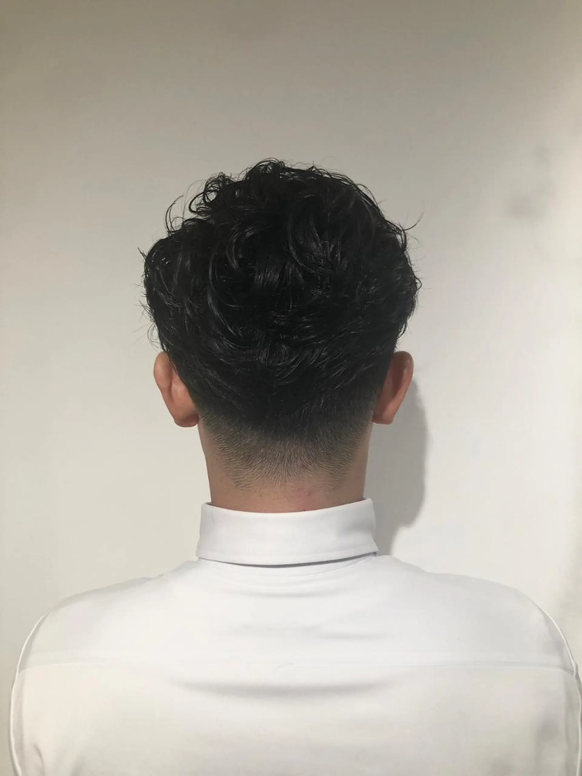 ショート パーマ メンズ アップバング ビジネス マッシュ メンズパーマ メンズツイストパーマ 高橋 英彦のヘアスタイル