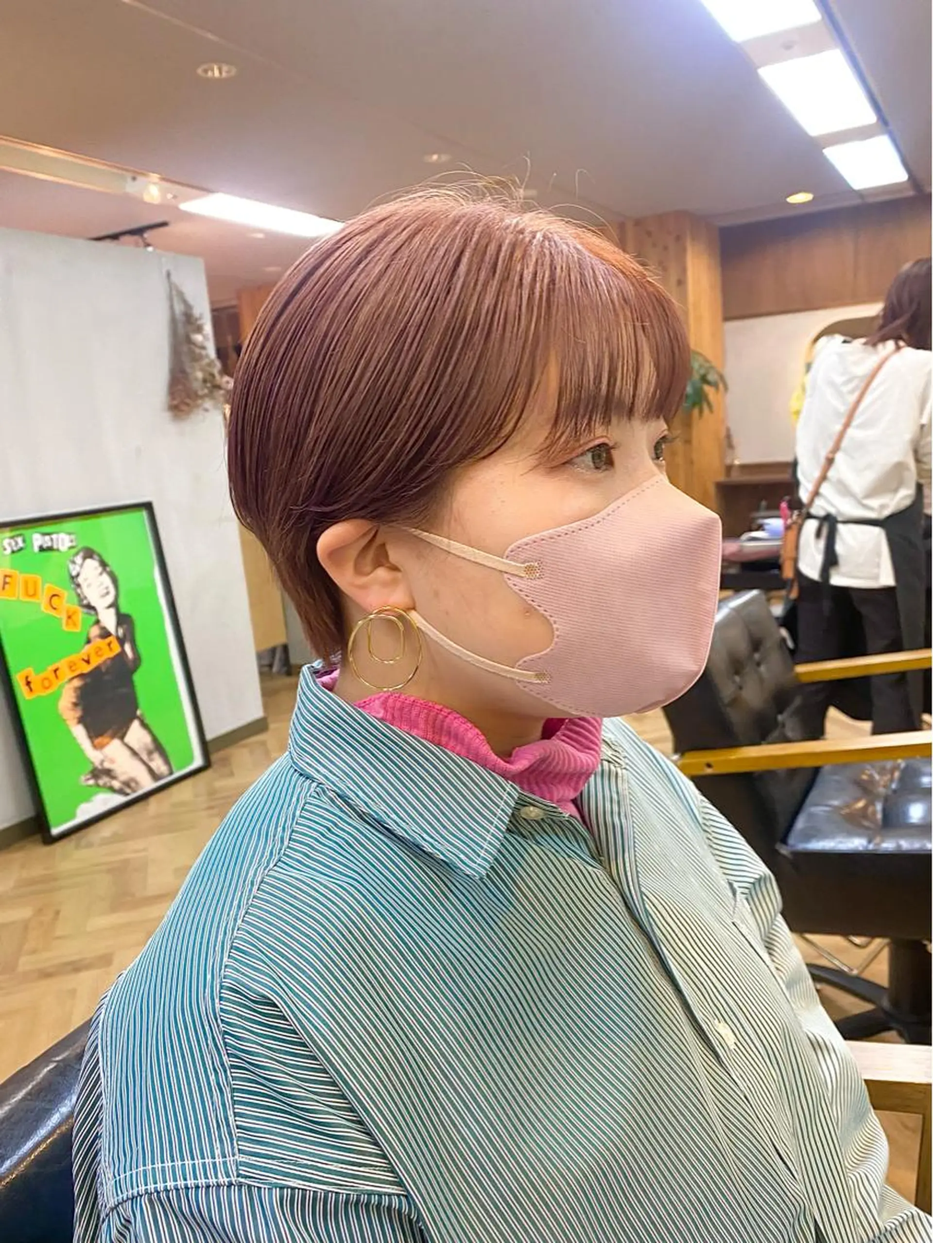 ショート カラー パーマ ヘアアレンジ ハンサムショート ベージュカラー ハイトーンカラー ピンクカラー ピンクベージュ カット ヘアカラー トリートメント ハル🌸柔色/ ブリーチなし/艶髪のヘアスタイル