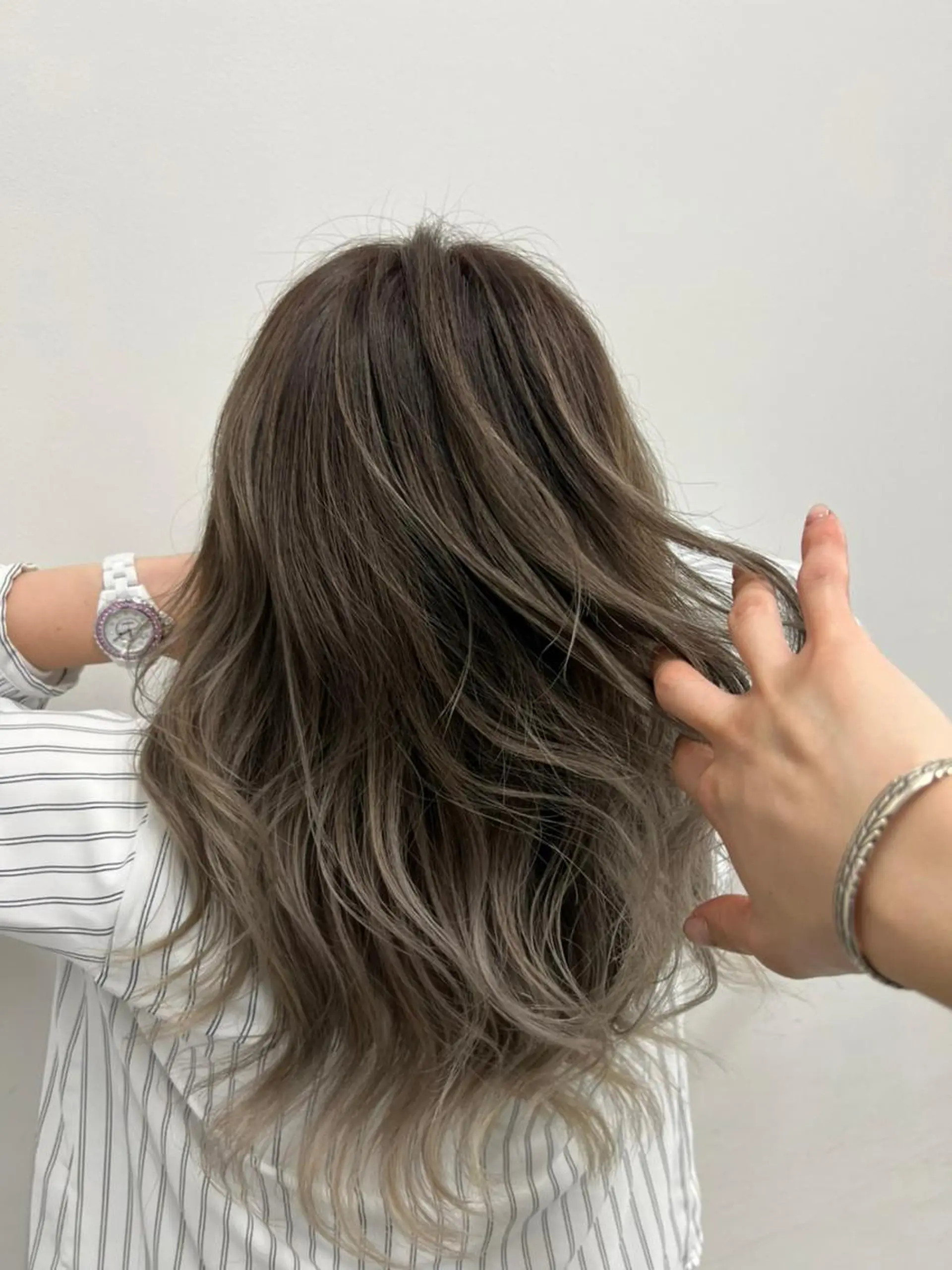 セミロング 公式 Ease by amble luxeのヘアスタイル