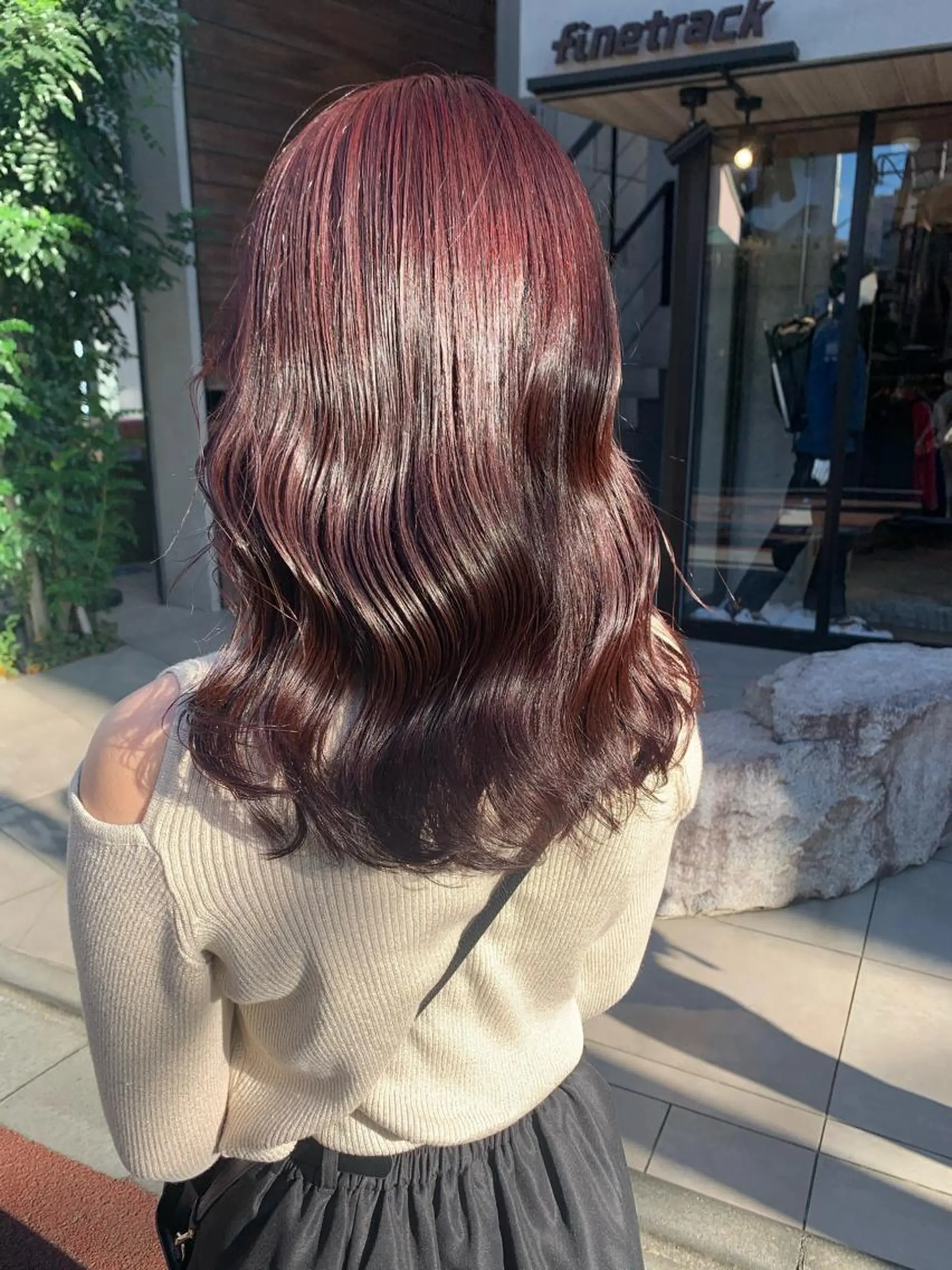 セミロング カラー ネイル ヘアカラー トリートメント ハイトーン&暗髪🔥 表参道二刀流マエダのヘアスタイル