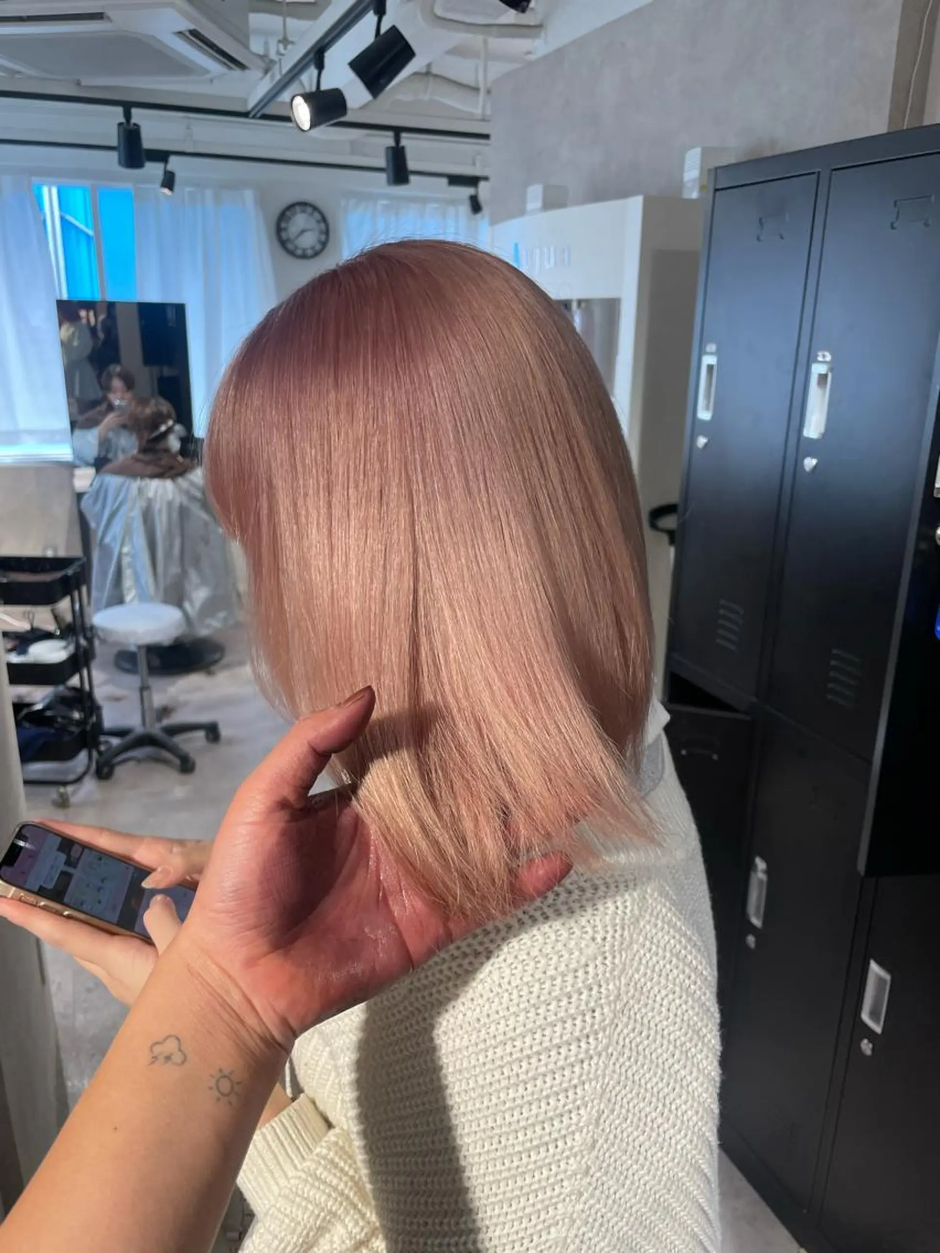 ミディアム カラー ベージュカラー ピンクカラー ピンクベージュ ヘアカラー 🇰🇷ハイトーン× 韓国レイヤー레이어드のヘアスタイル