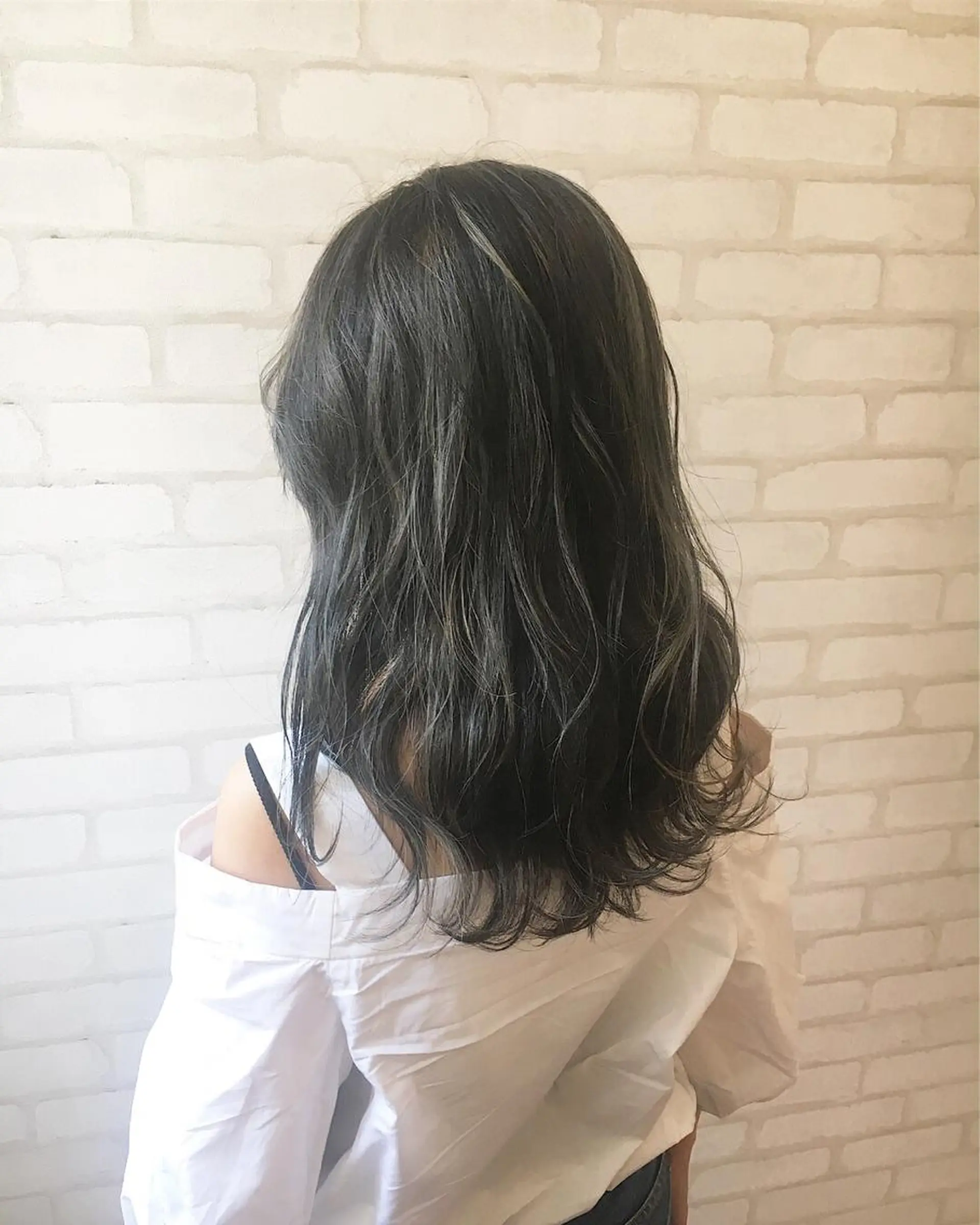 セミロング カラー ヘアアレンジ ヘアカラー トリートメント ✨艶髪✨透明感✨ 山内大樹のヘアスタイル