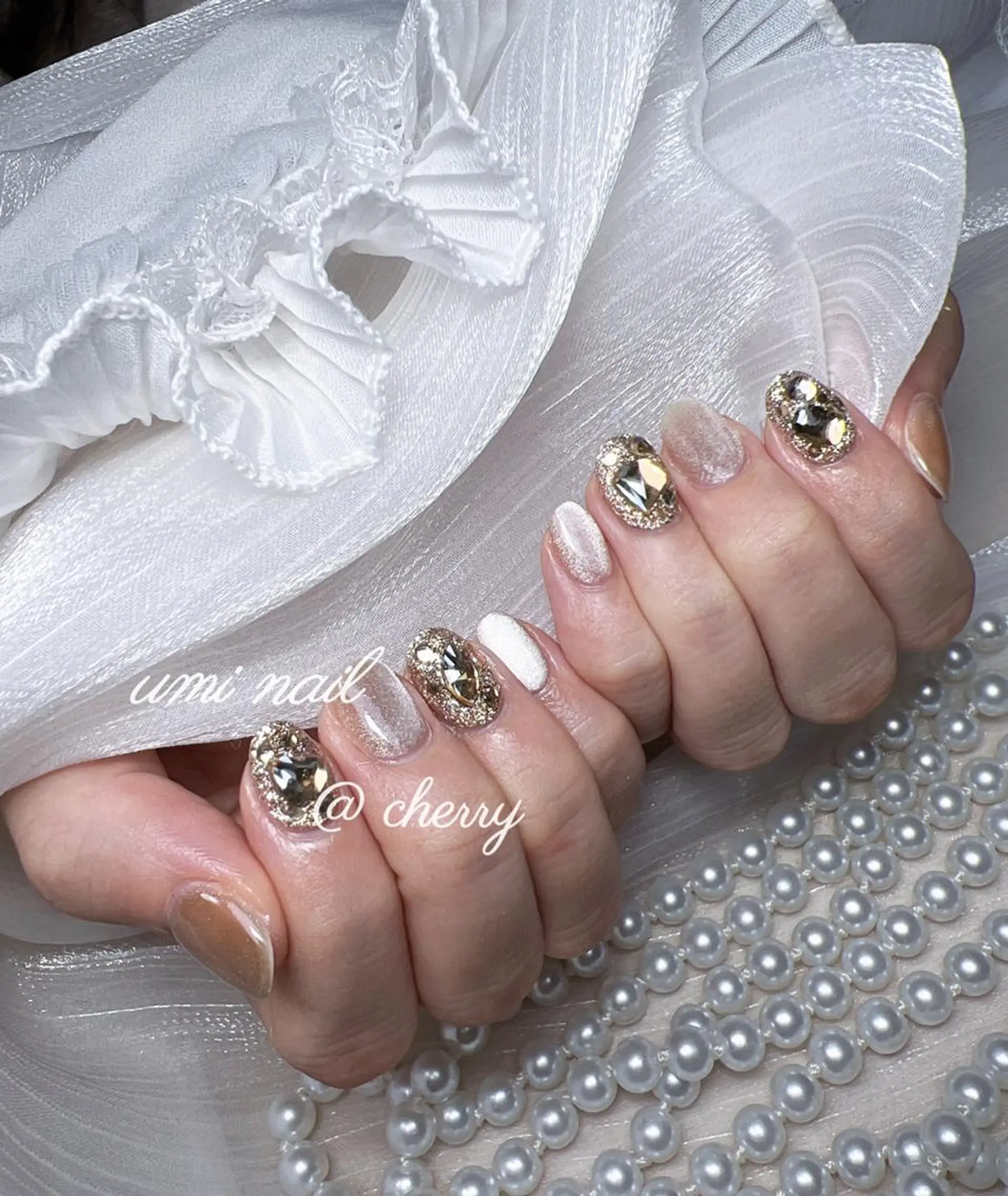 ネイル アートネイル ジェルネイル グラデーション キラキラネイル 持ち込み ハンドネイル ハンドケア LUXE NAIL SALONのネイルデザイン