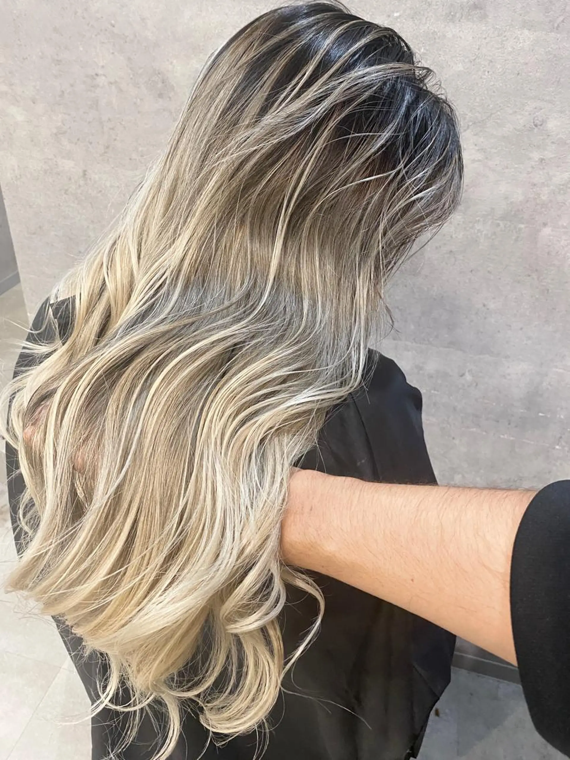 ロング カラー ヘアアレンジ ネイル マツエク・マツパ アイブロウ バレイヤージュ レイヤーカット トリートメント 井上 一平のヘアスタイル