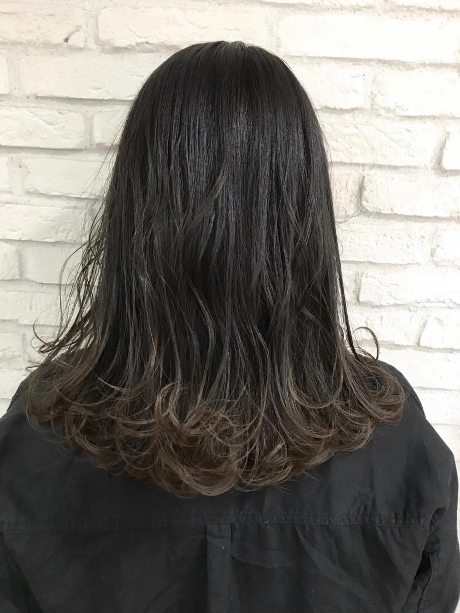 ミディアム カラー ブリーチ グラデーションカラー ブリーチなしカラー 横浜🍒ルーツカラー エクステ／RIEのヘアスタイル