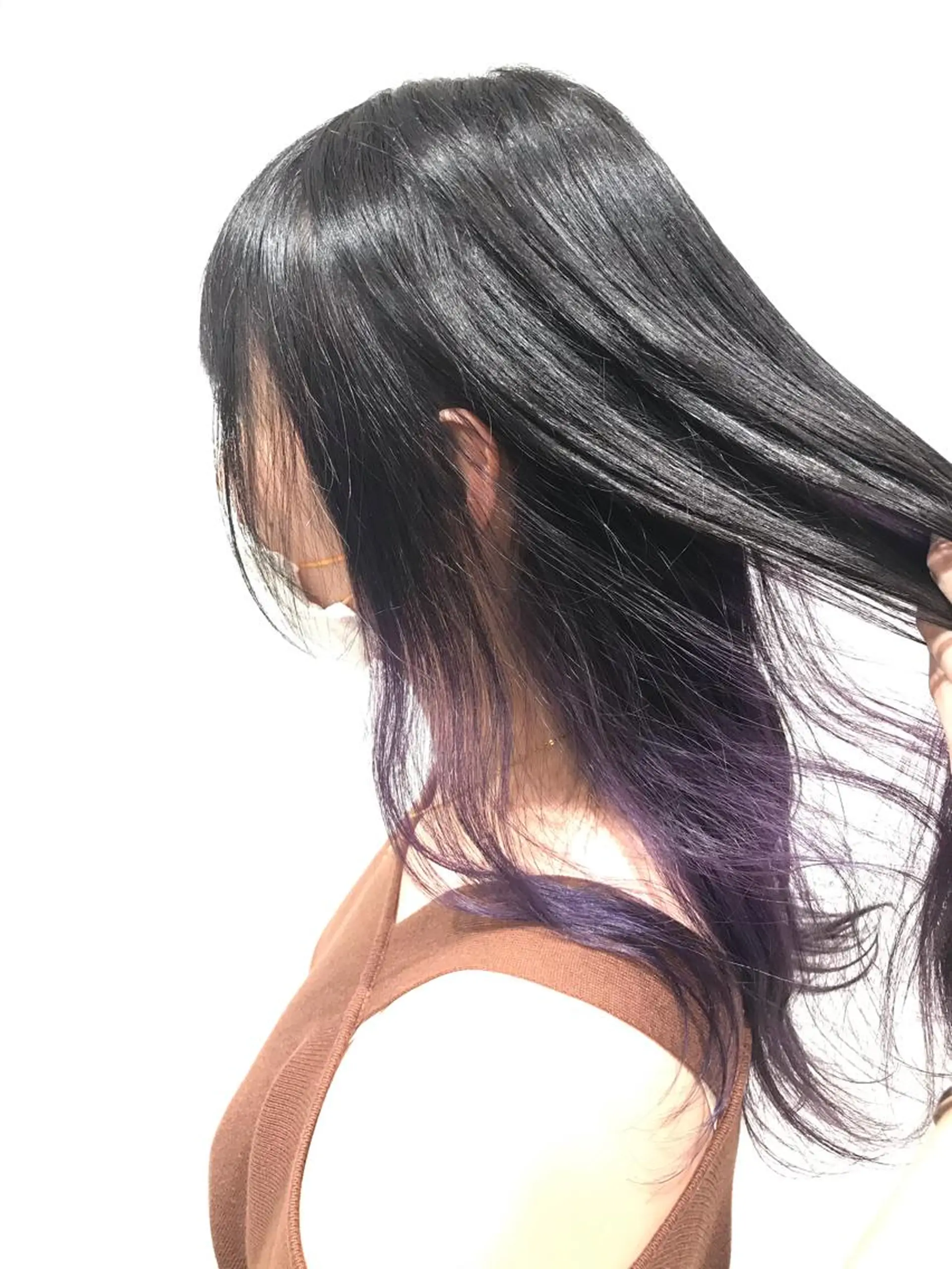 ロング カラー ブリーチ インナーカラー パープルカラー カット ヘアカラー トリートメント 下條 真のヘアスタイル