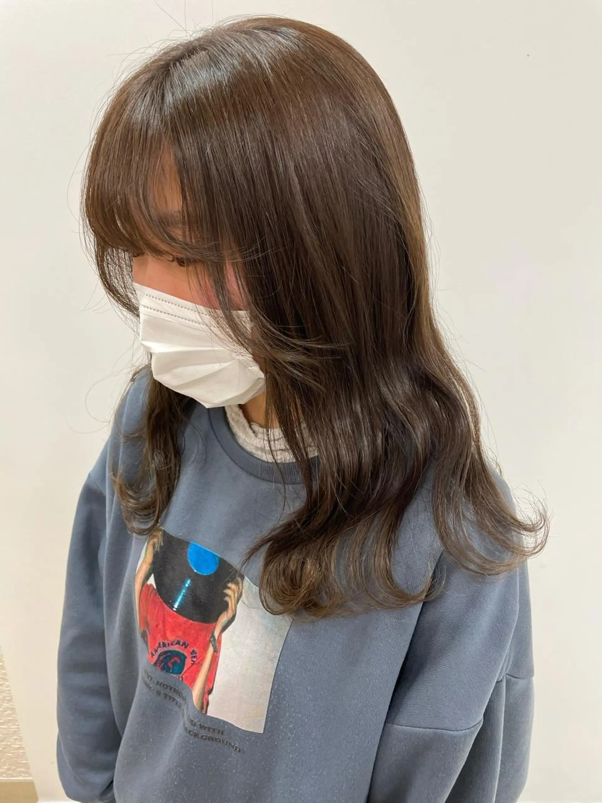 ロング カラー カット ヘアカラー トリートメント 顔まわりカット✄ ベージュカラー🧸のヘアスタイル