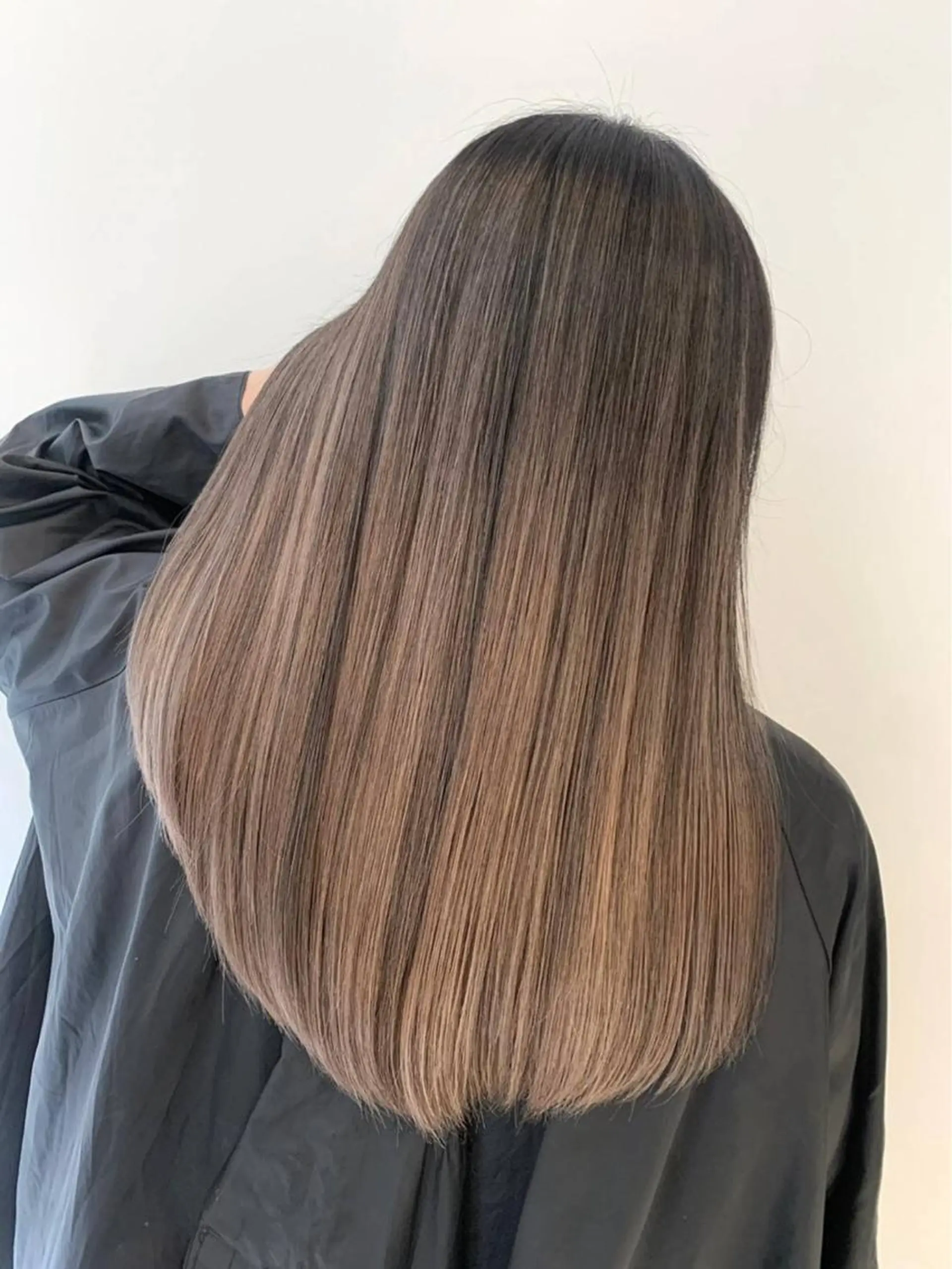 ロング カット ヘアカラー トリートメント 韓国風レイヤーカット 💕髪質改善💫拓海のヘアスタイル