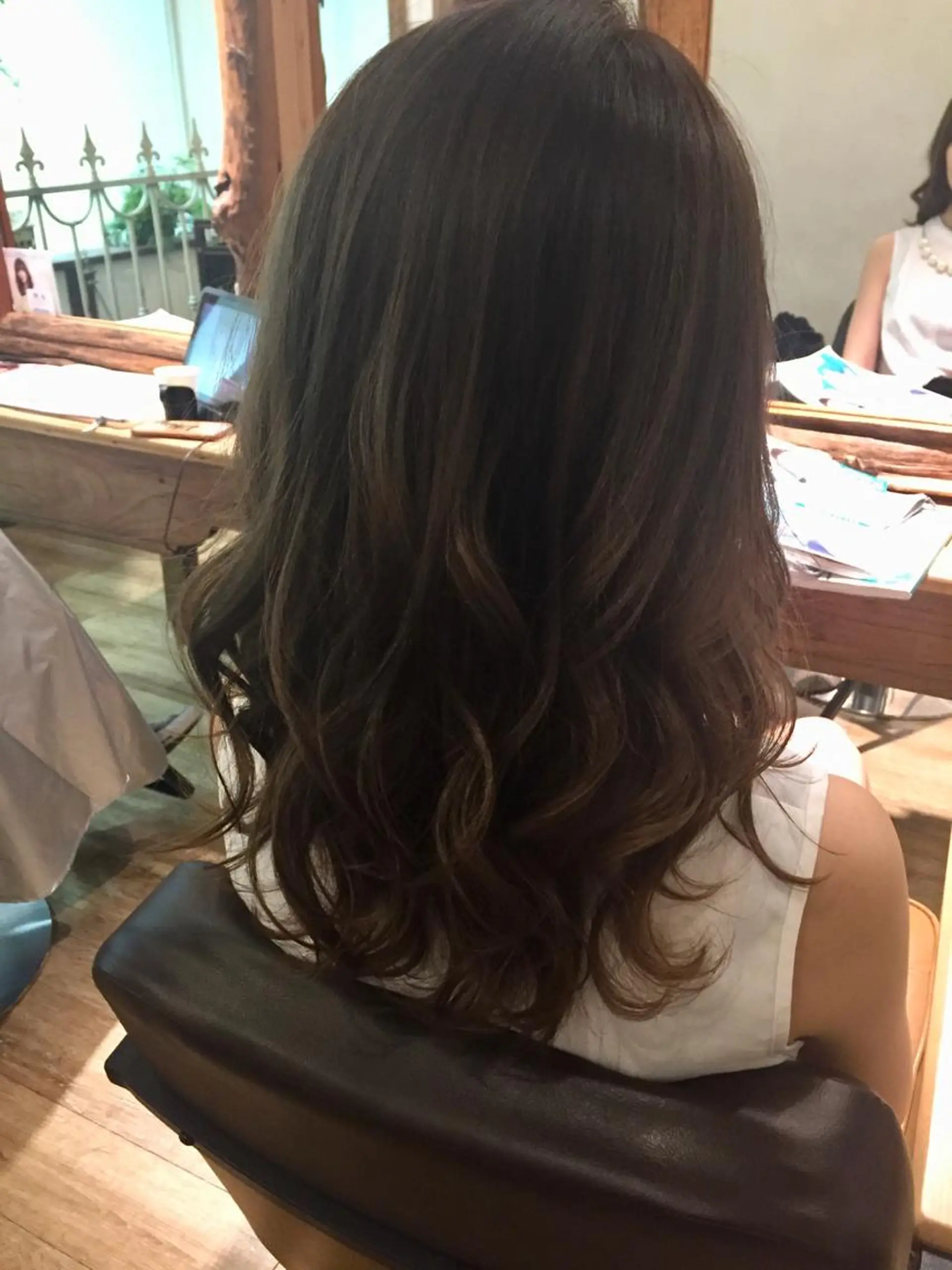 ミディアム カラー 透明感カラー イルミナカラー トリートメント カット ヘアカラー トリートメント SALOWIN(サロウィン)広島並木通り所属・田村和範/似合わせ カラー/髪質改善のヘアスタイル