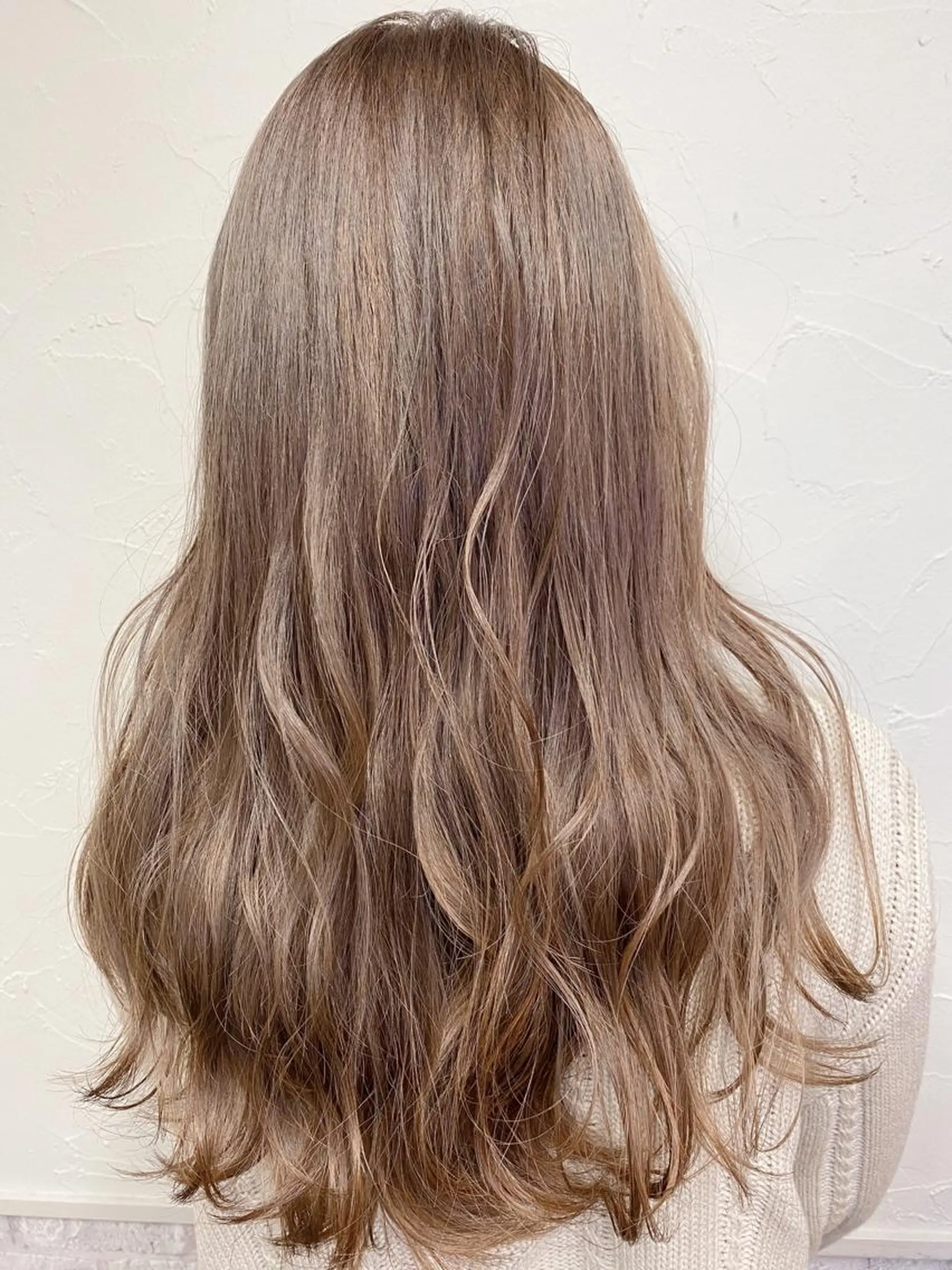 ロング カラー ベージュカラー ミルクティーベージュ ヘアカラー トリートメント 髪質改善/レイヤー ストウシンゴのヘアスタイル