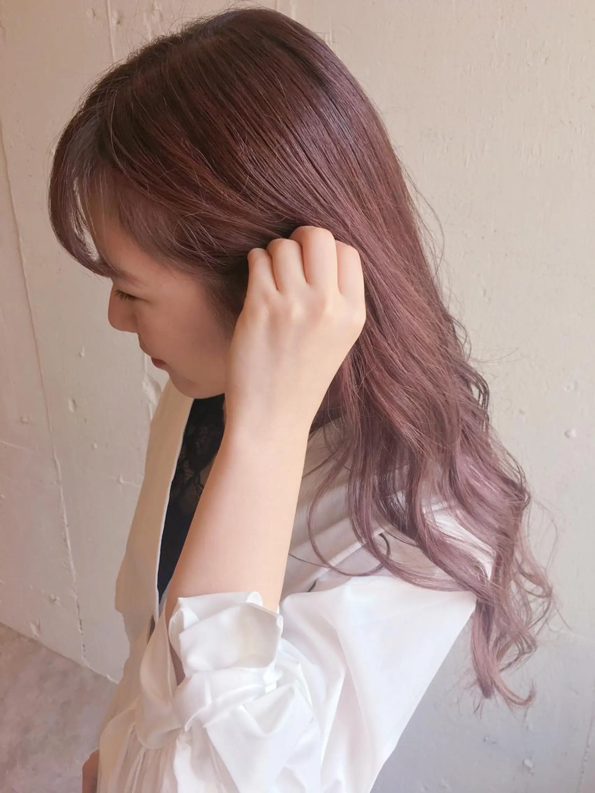 セミロング カラー ベージュカラー イルミナカラー ピンクカラー ピンクベージュ Fuuu《フゥ》所属・シノザキ シンゴのヘアスタイル