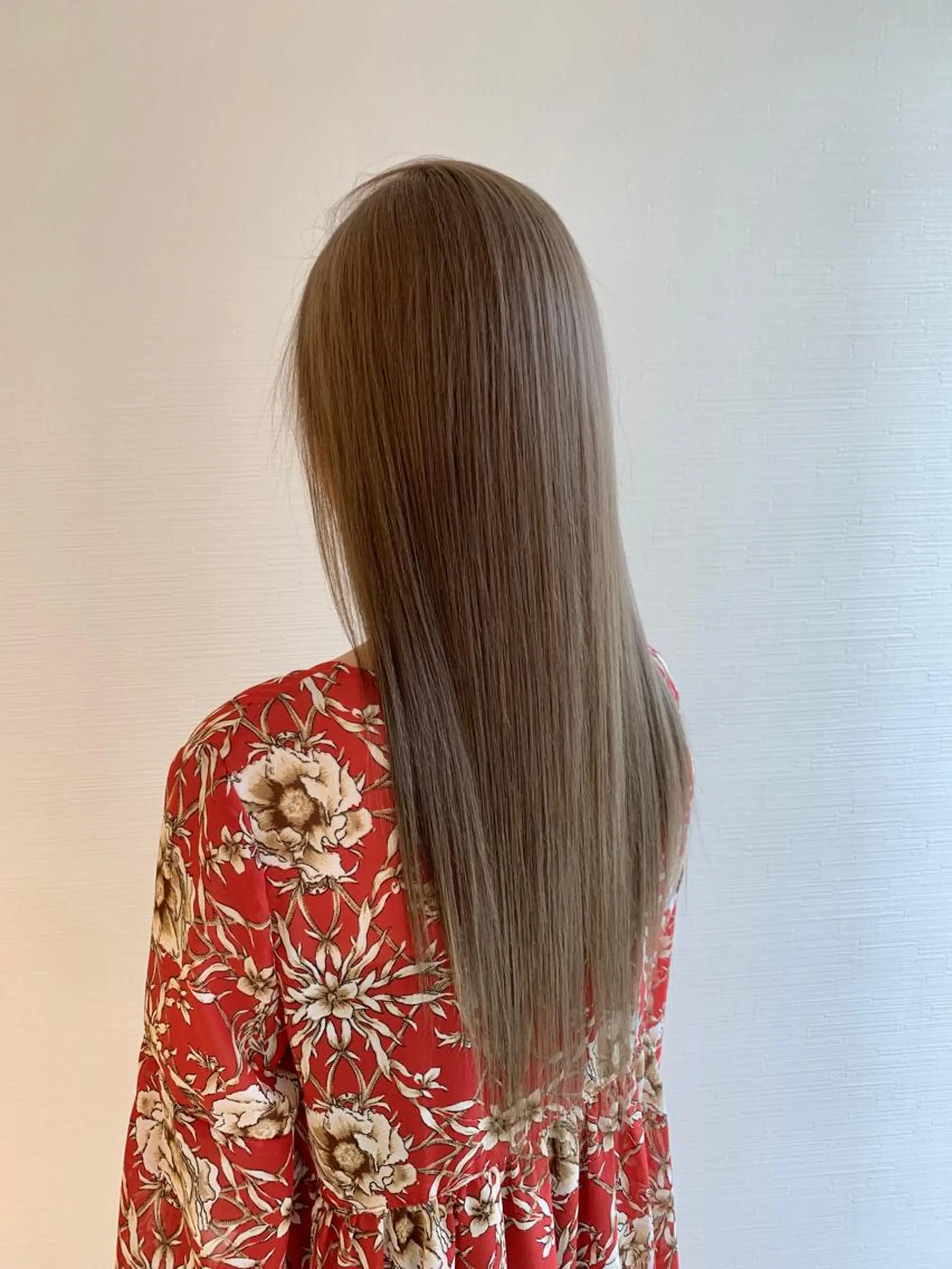 ロング カラー ブリーチ グレージュ カーキグレージュ ブリーチなしカラー カット ヘアカラー 縮毛矯正 トリートメント ヘッドスパ Akua【代表】 Kazumaのヘアスタイル