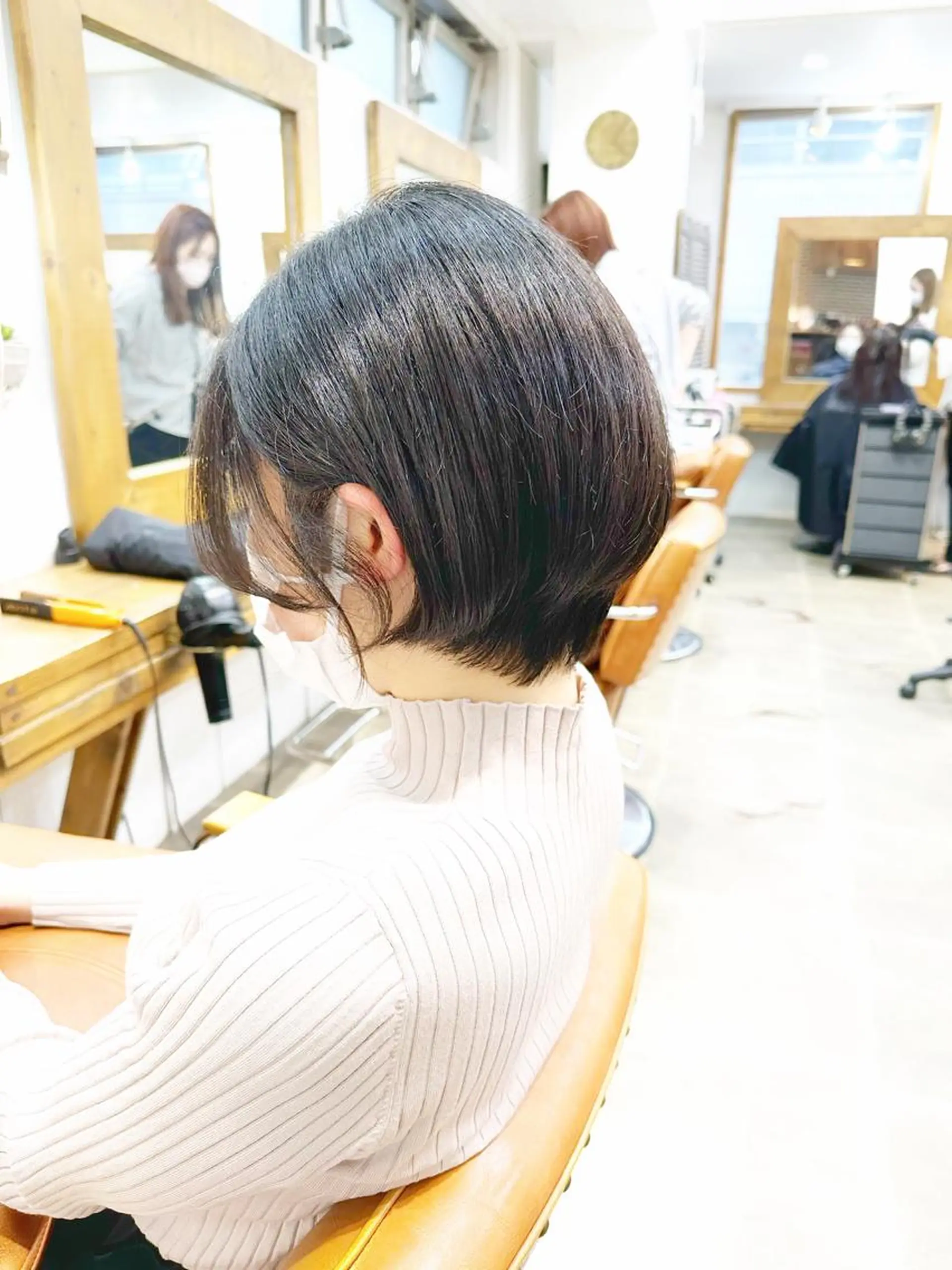 ショート カラー アディクシーカラー 透明感カラー デザインカラー イヤリングカラー ハイライトカラー カット newline銀座所属・🍀🍀🍀 金子涼🍀🍀🍀のヘアスタイル