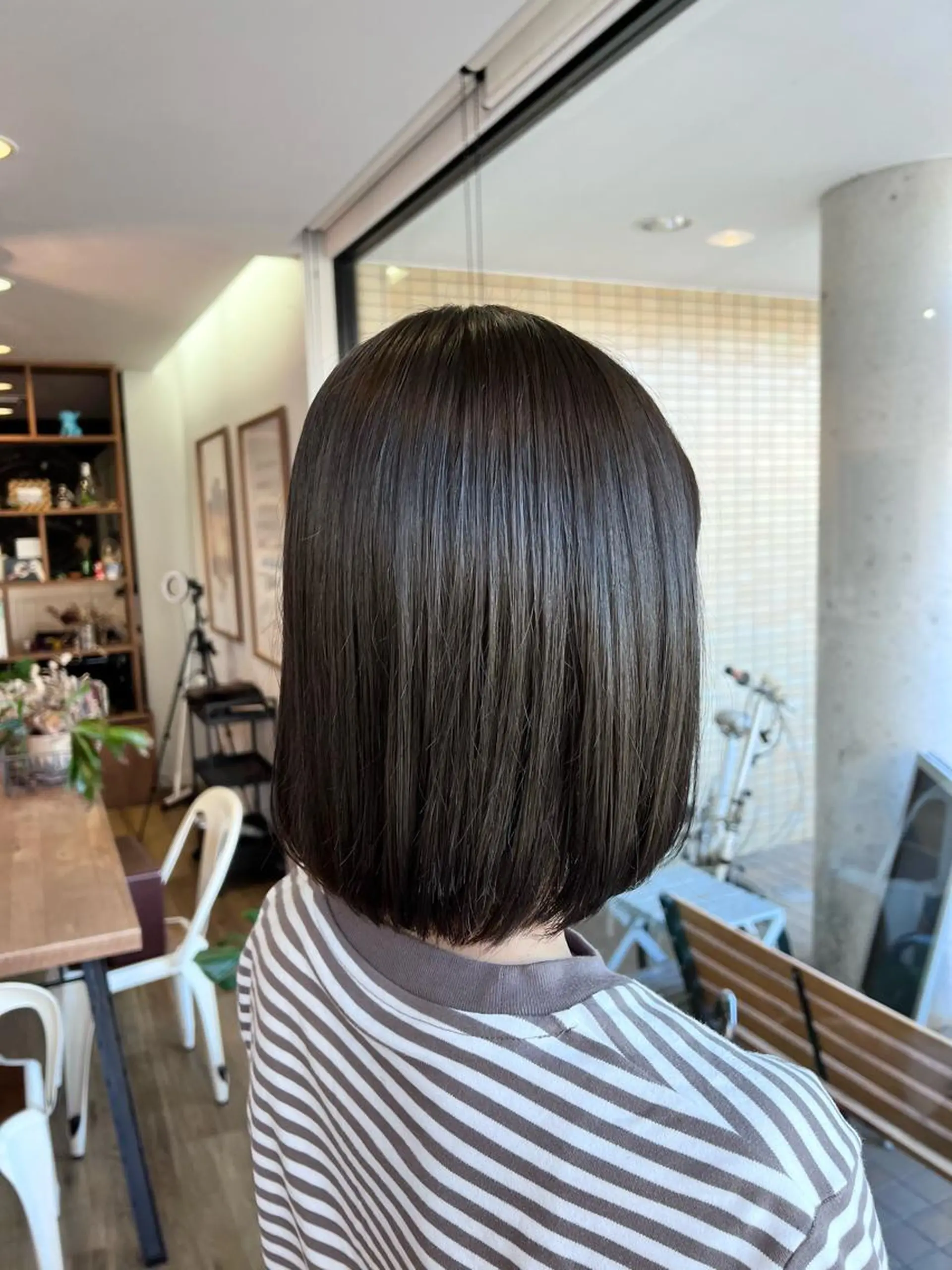 ミディアム カラー グレージュ オリーブグレージュ オリーブグレー ヘアカラー トリートメント ツキダテ ユイのヘアスタイル
