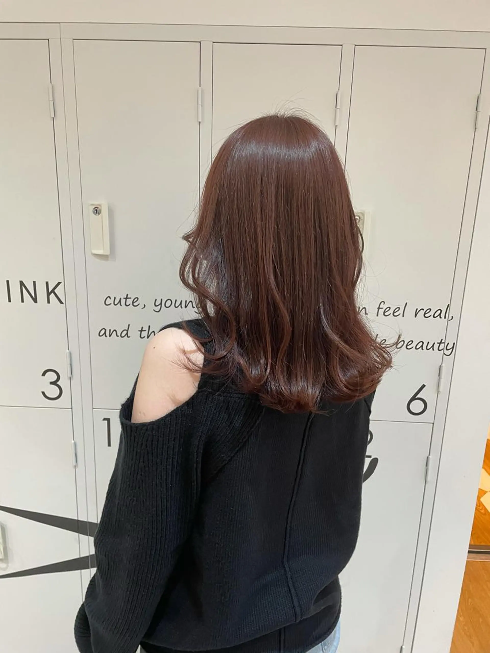 ミディアム カラー ヤマナカ エリカのヘアスタイル