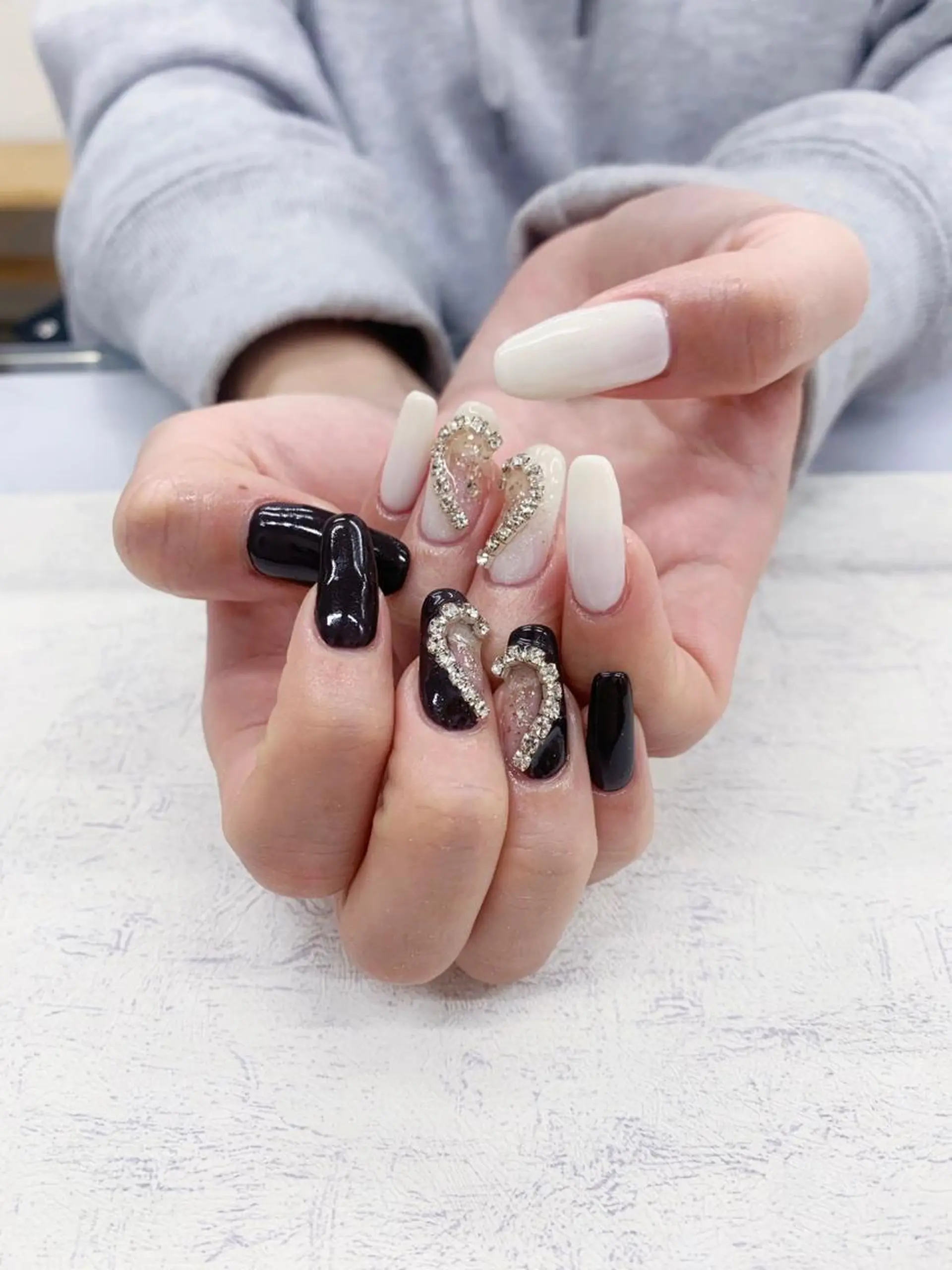 ネイル 持ち込み Romine アイラッシュ&ネイルのマツエク・マツパデザイン