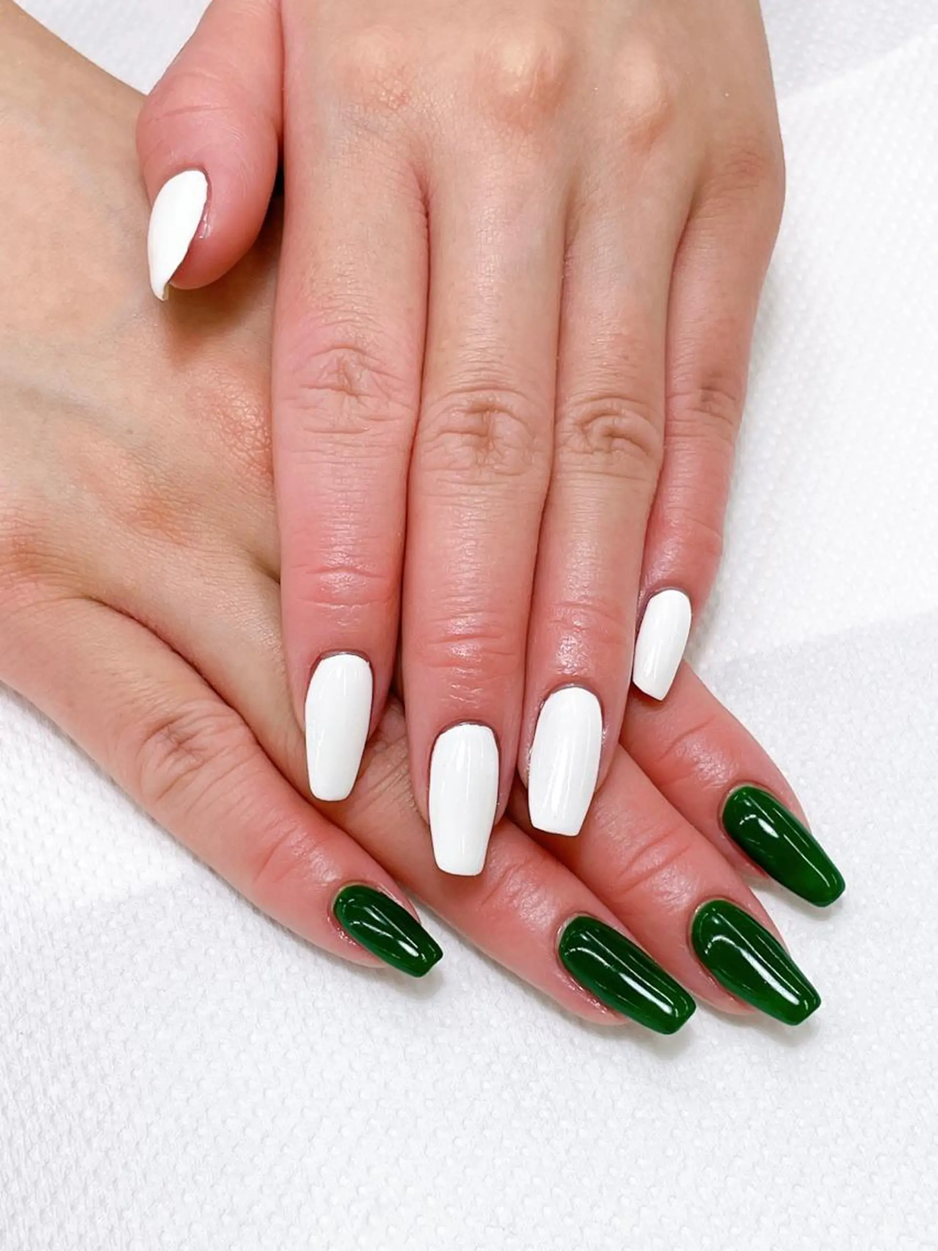 ネイル グリーン ホワイト 前田 優佳のネイルデザイン