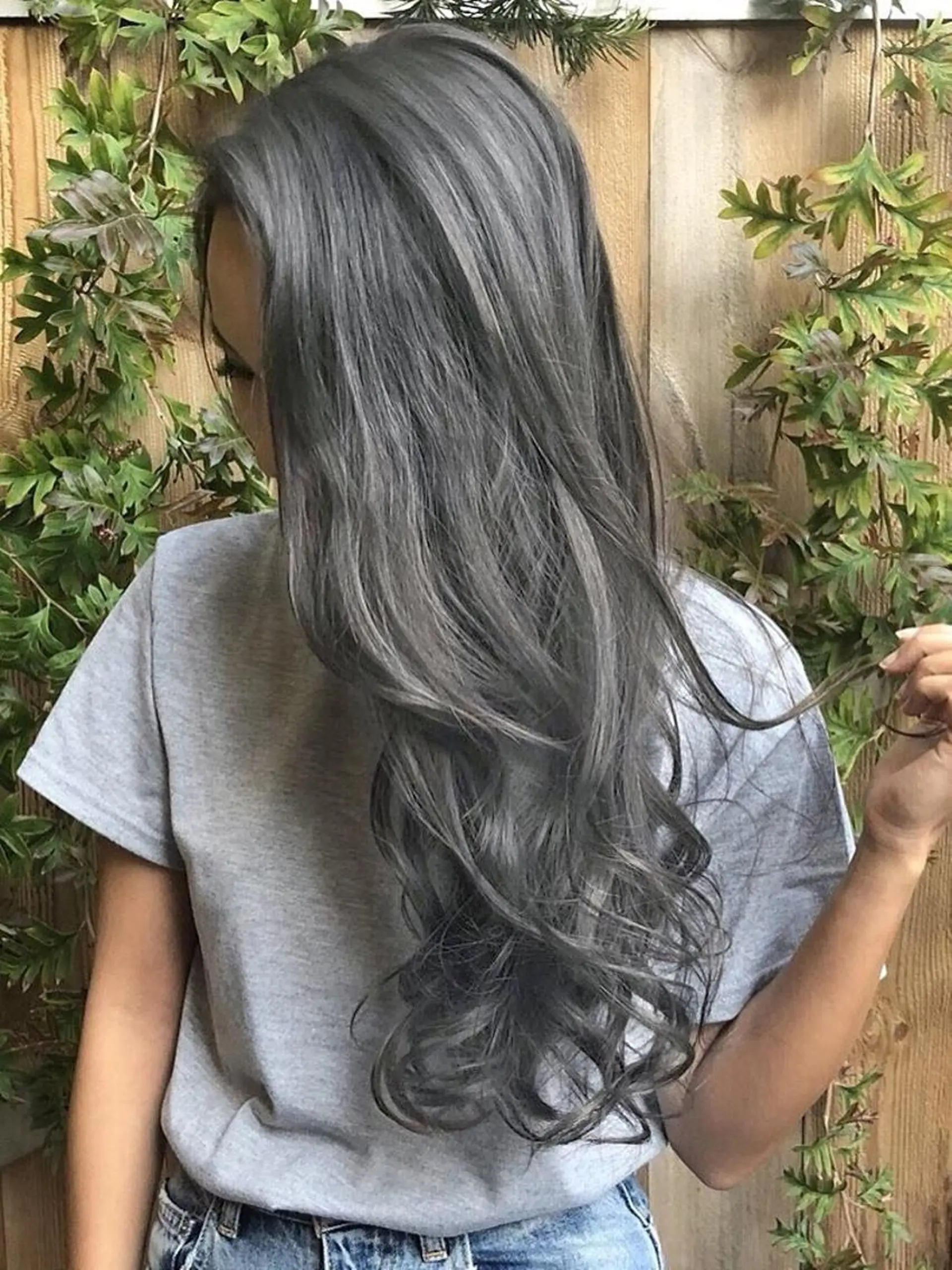 ロング カラー パーマ ヘアアレンジ Device ディバイスのヘアスタイル