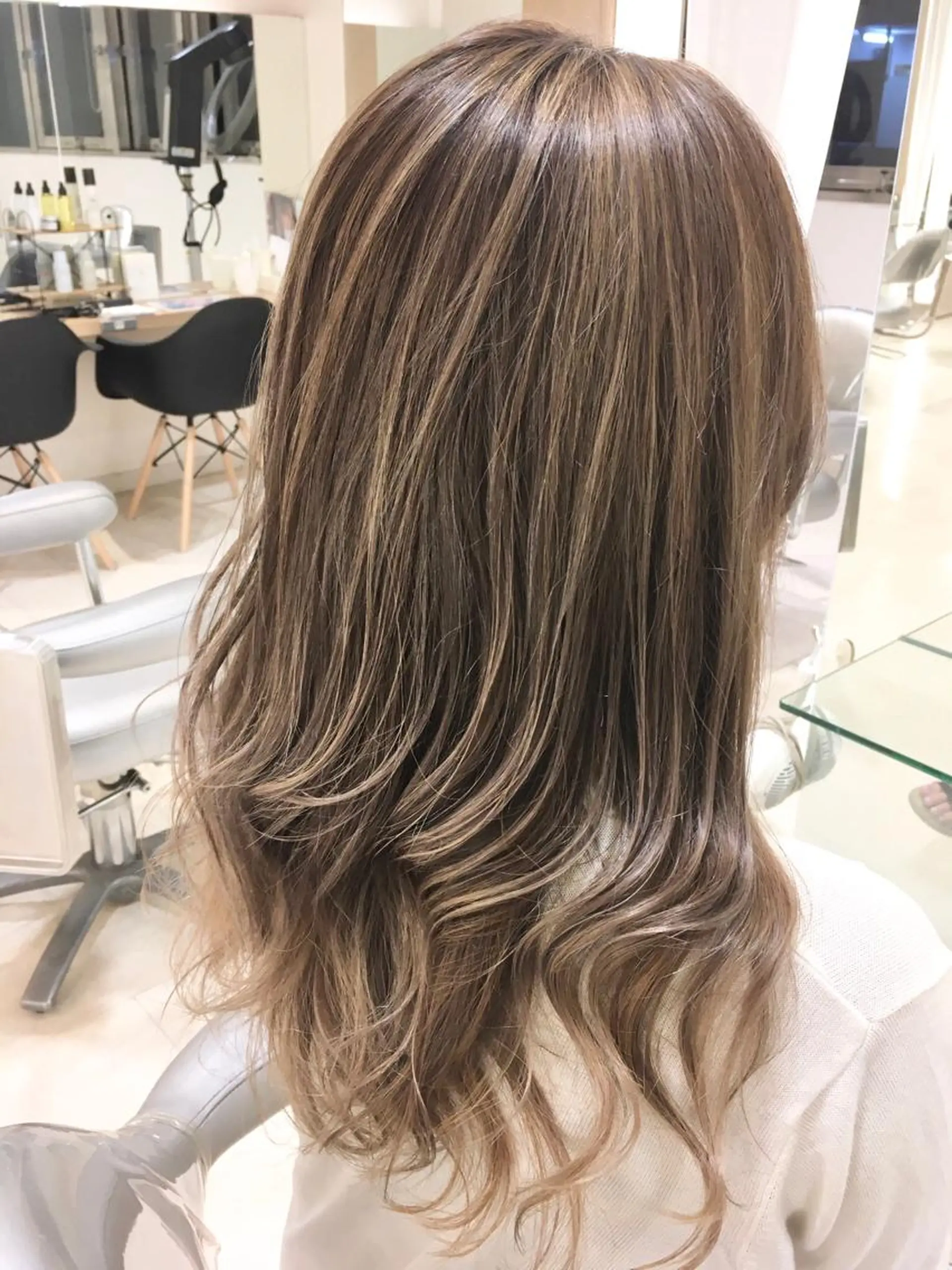 セミロング カラー ブリーチ ケアブリーチ ハイライトカラー ハイライト 森島 雅之のヘアスタイル