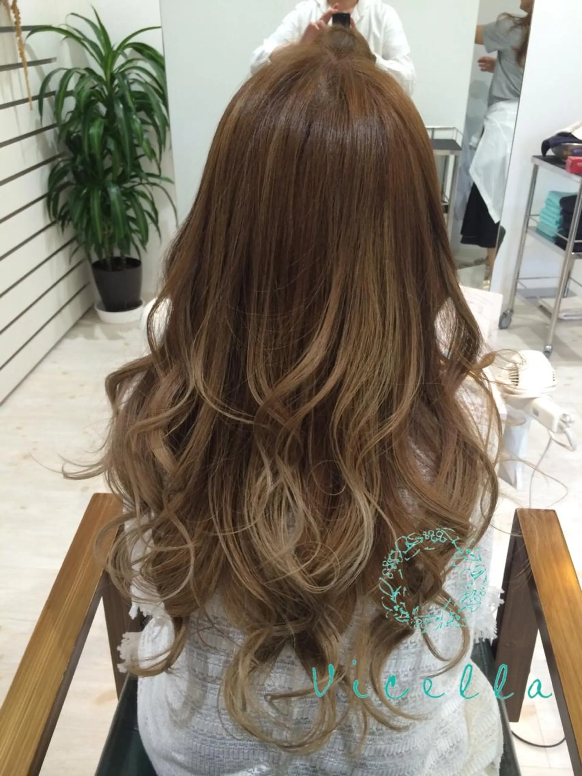 ロング カラー グラデーションカラー グレージュ 岡崎/髪質改善/ ハイトーン/鈴木進のヘアスタイル