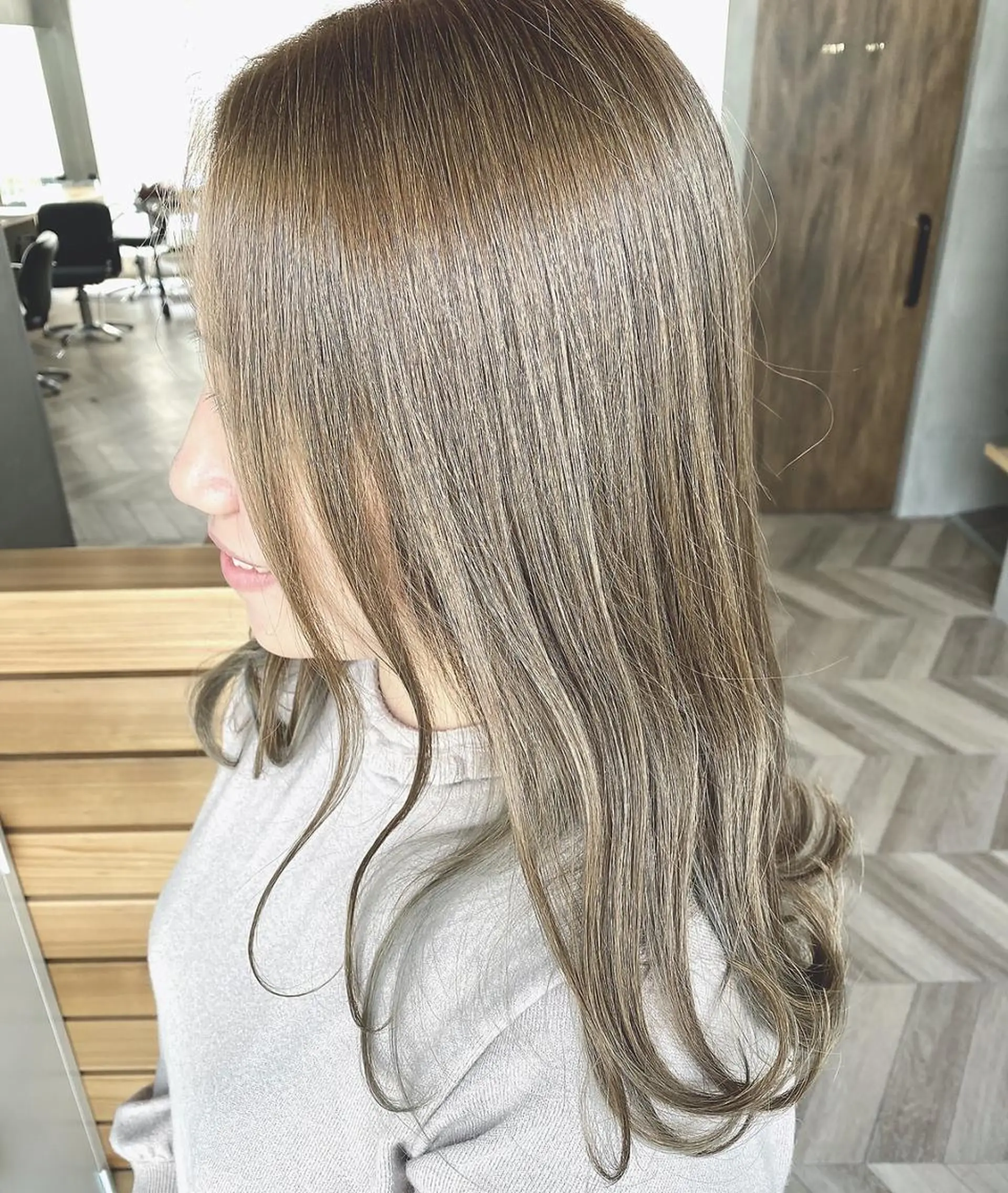 ロング カラー ベージュカラー ANGELICA 難波店のヘアスタイル