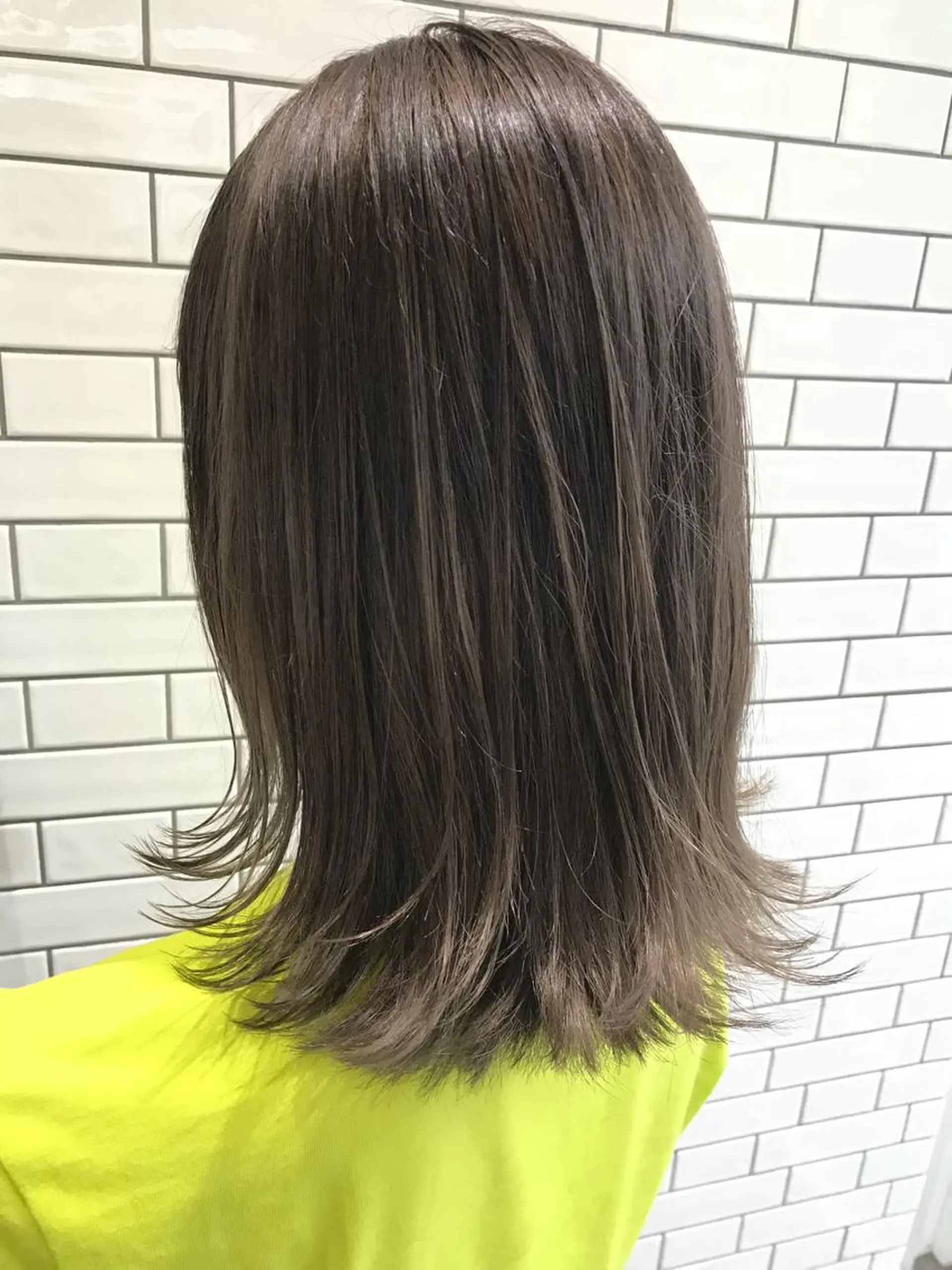 ミディアム レイヤー　べージュ 白石研太のヘアスタイル